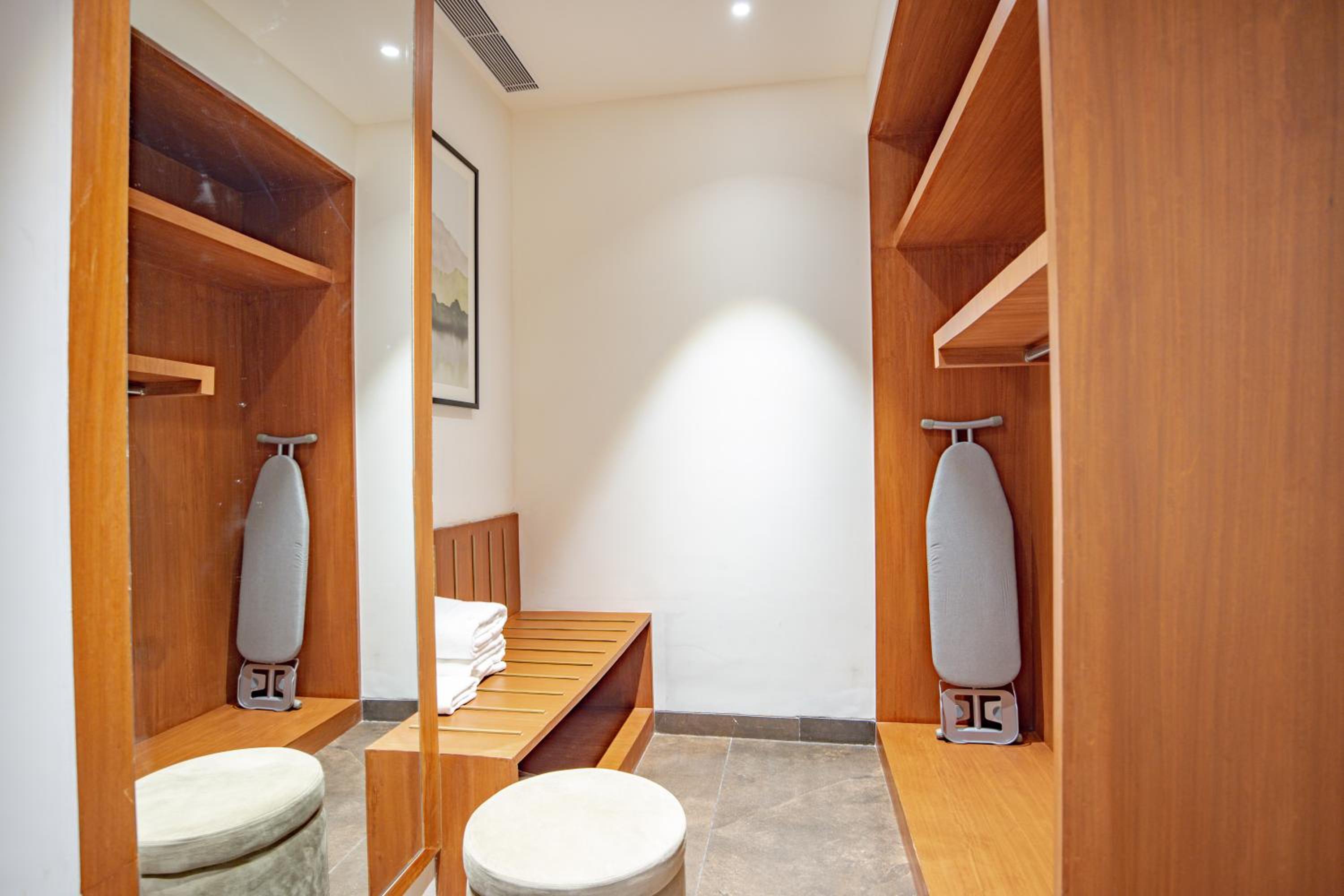 Premium King Room photo 3