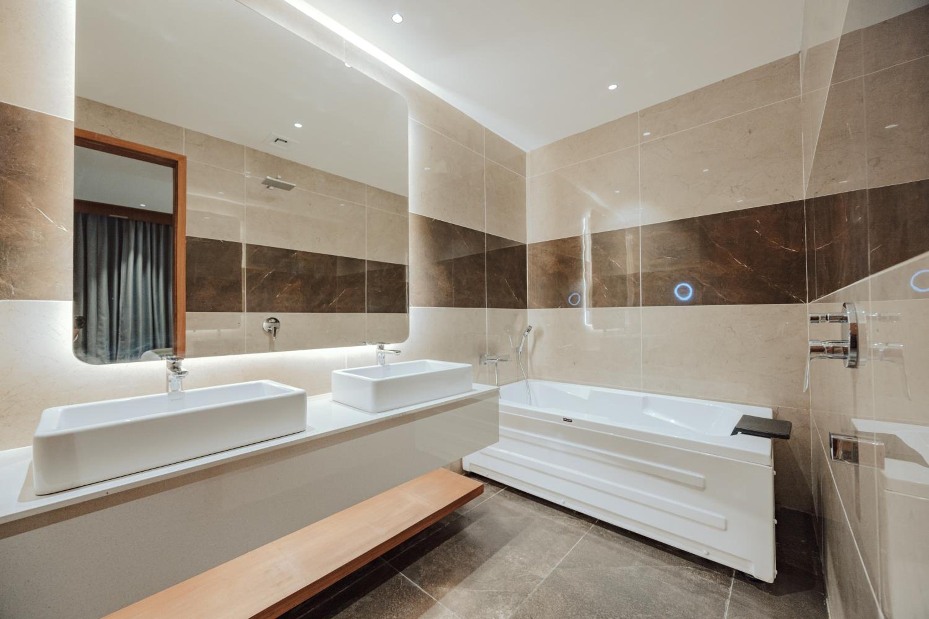 King Suite photo 2