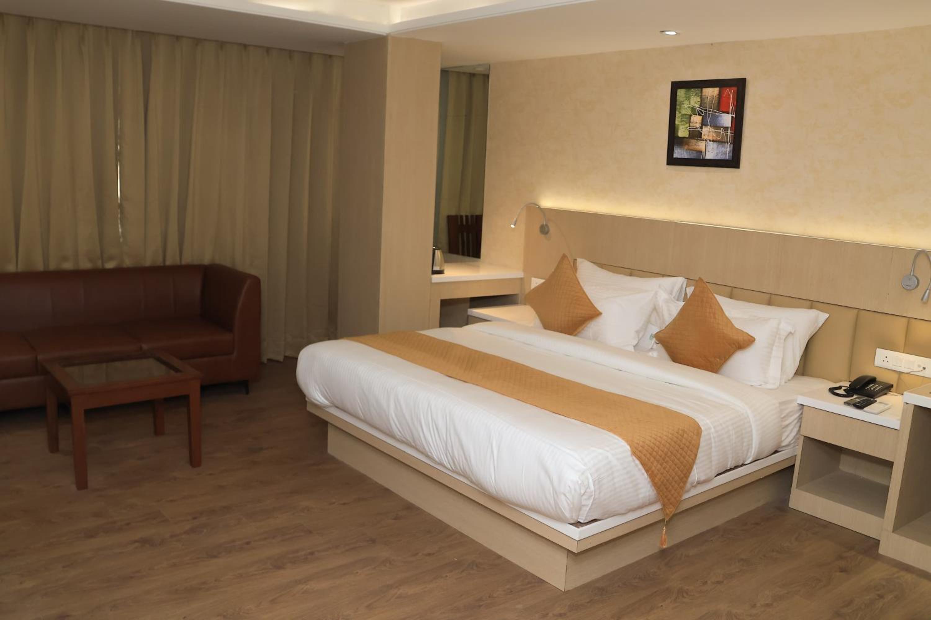Deluxe Queen Room