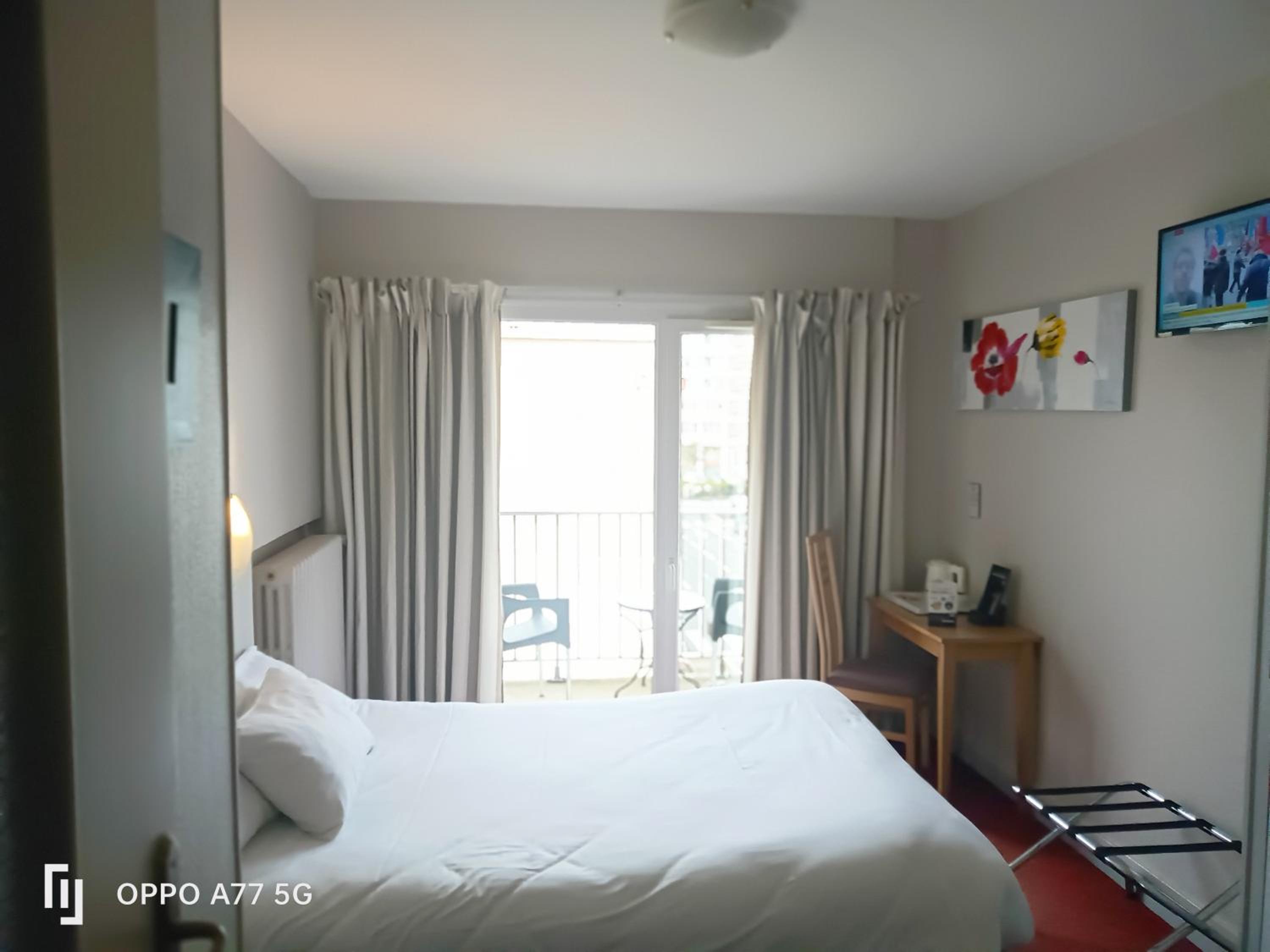 Double Room - Photo 4