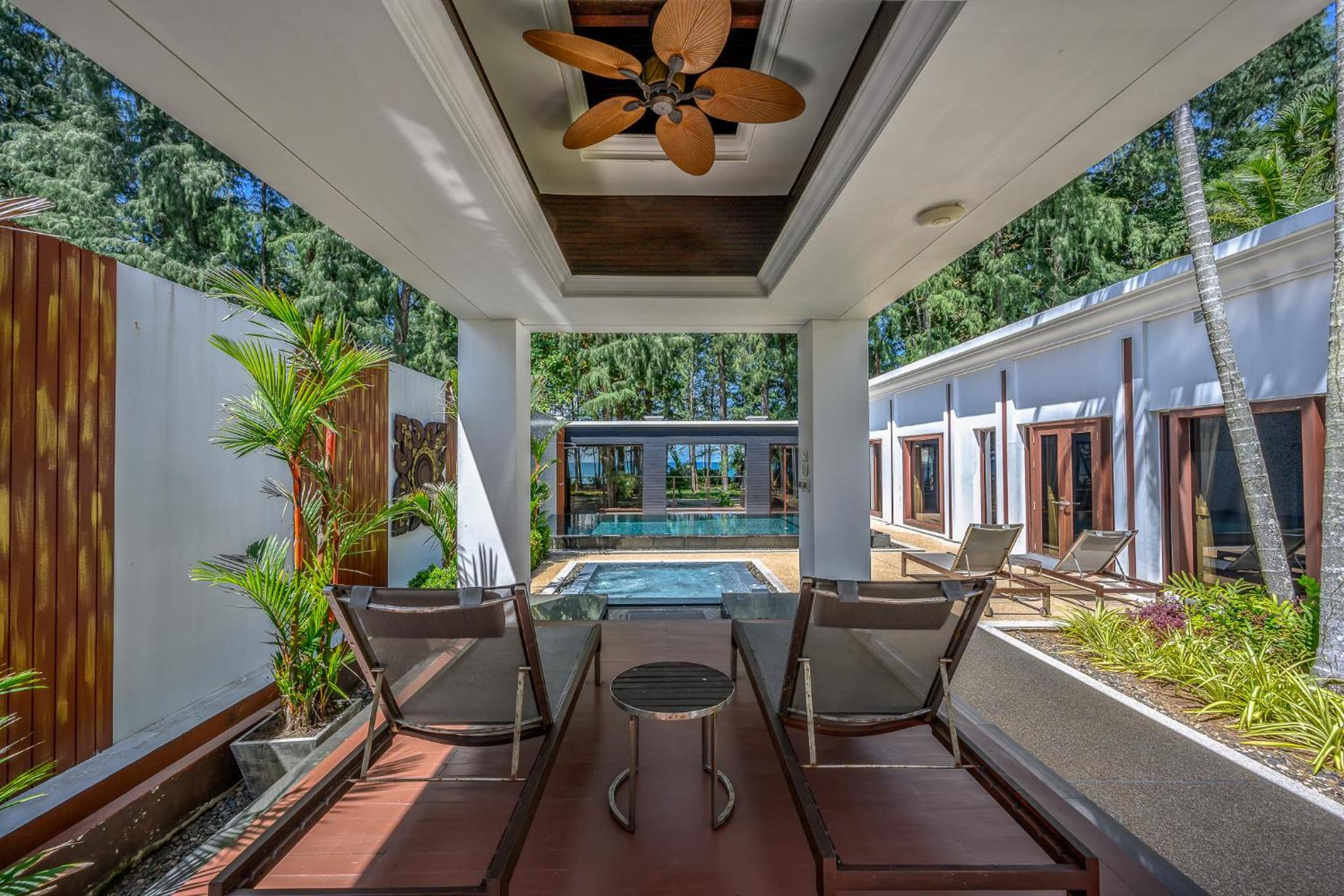 Villa 2 Br Private Pool Beachfront - Photo 2