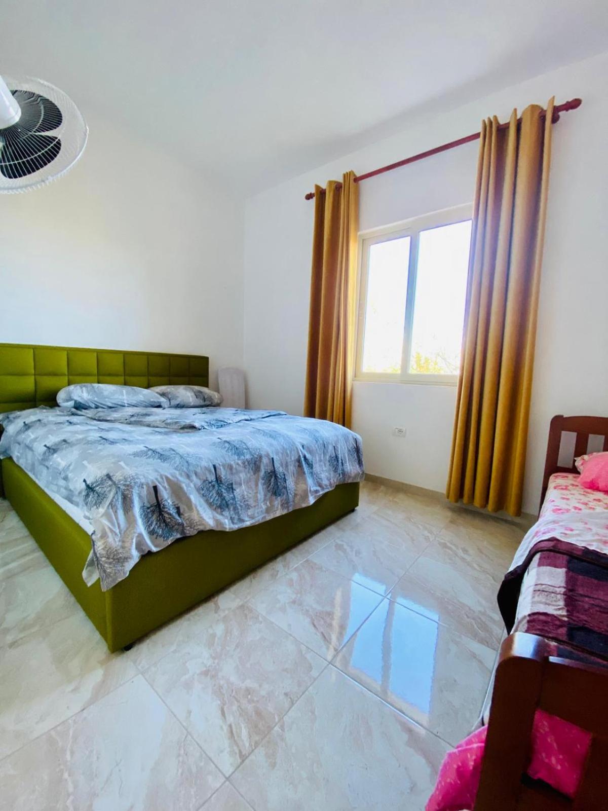Basic Triple Room photo 3