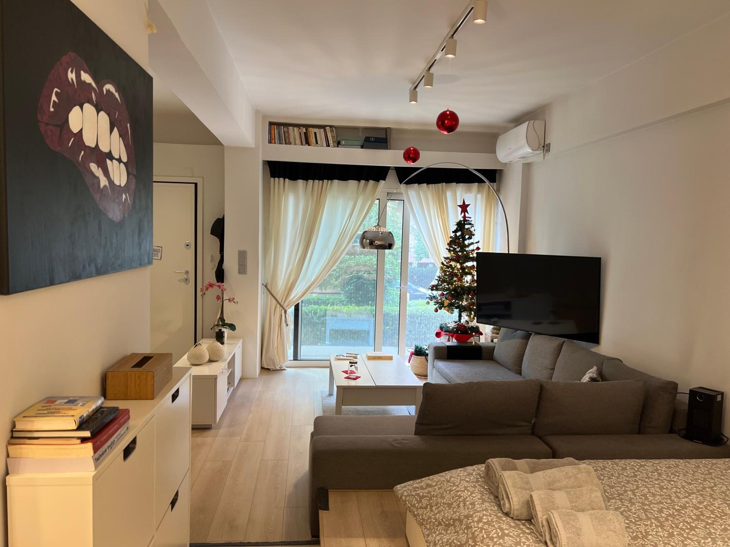 One-Bedroom Apartment