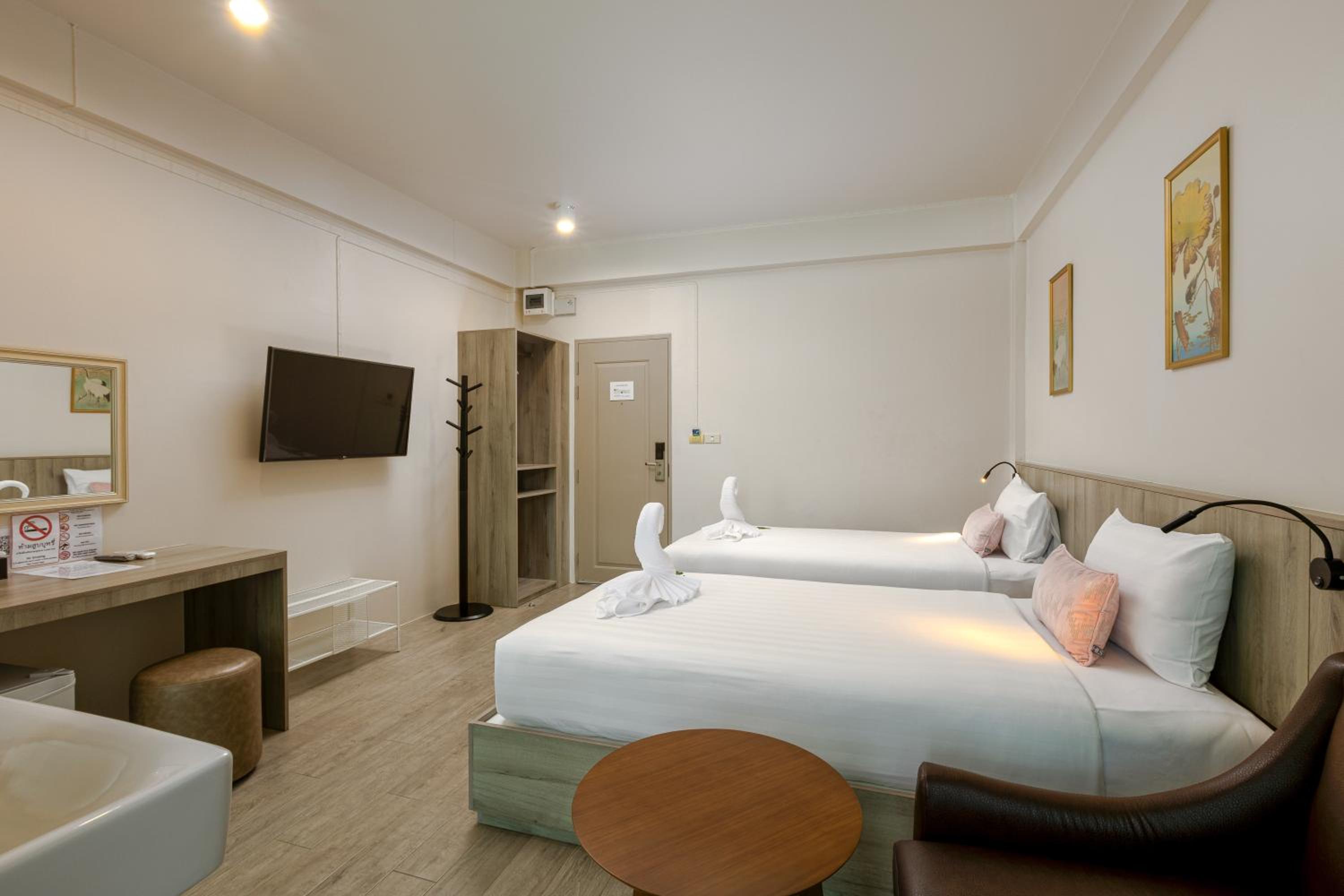 Deluxe Twin Room photo 2