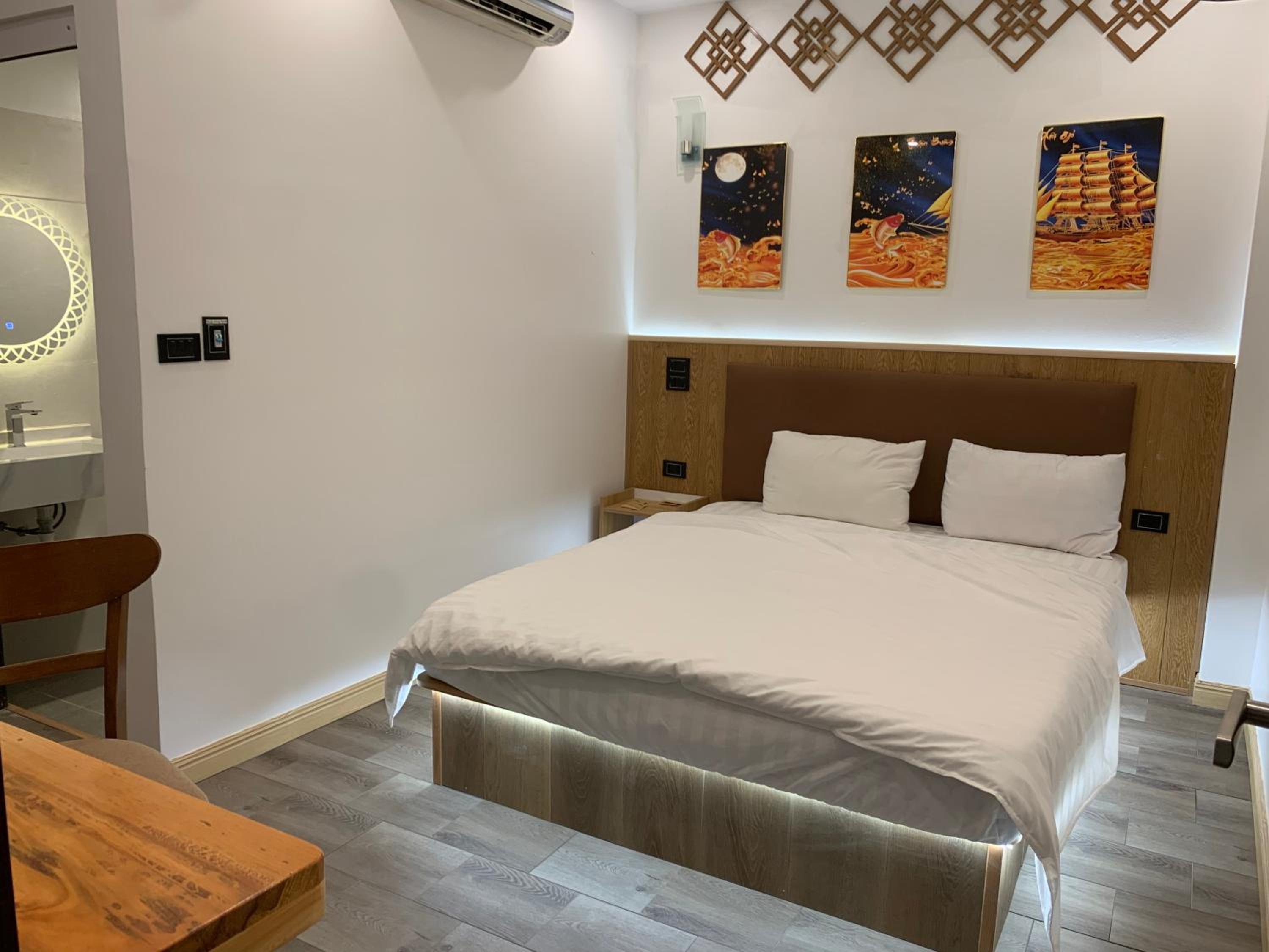 Double Room with Private Bathroom - Photo 3