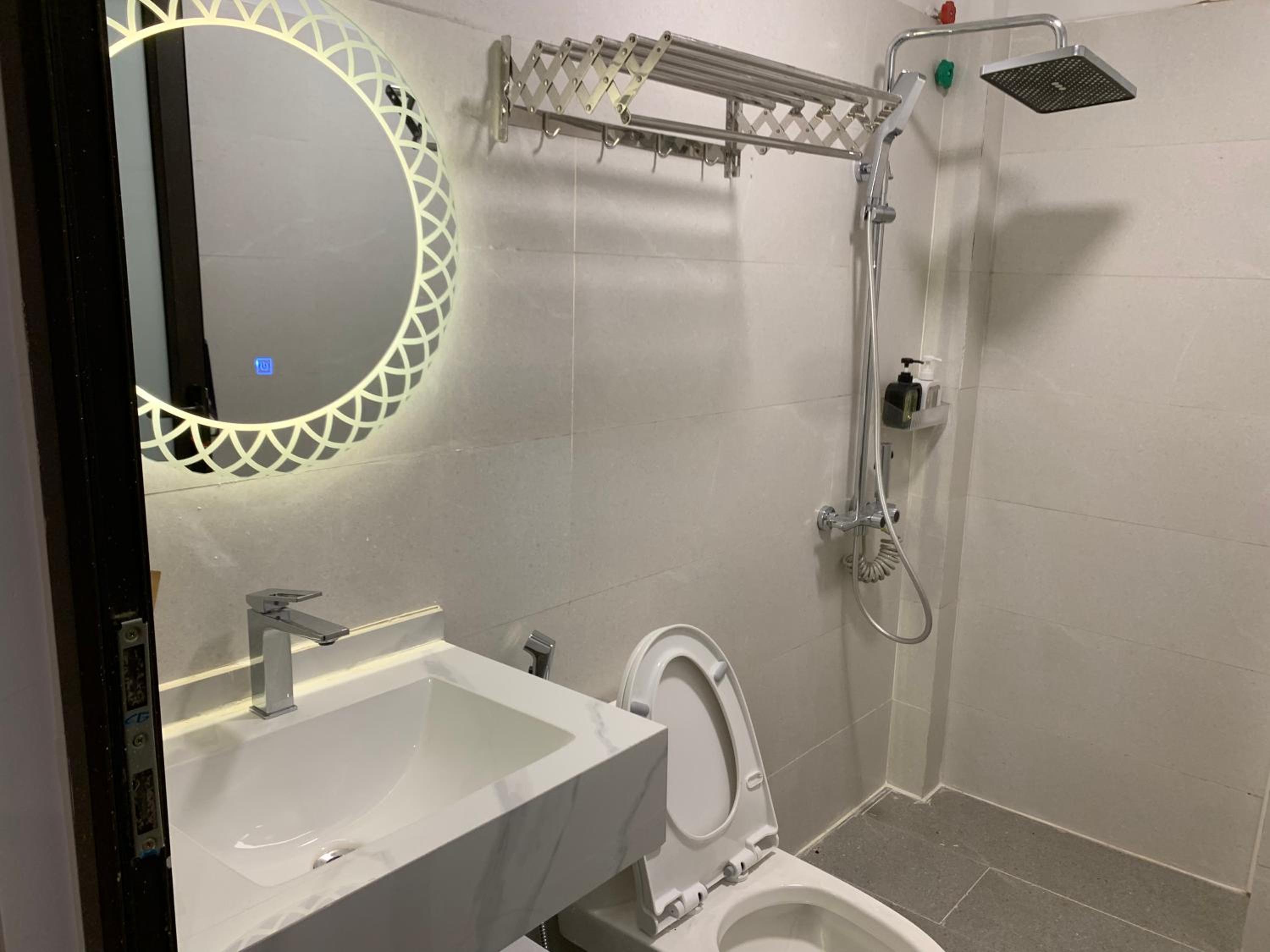 Double Room with Private Bathroom - Photo 9