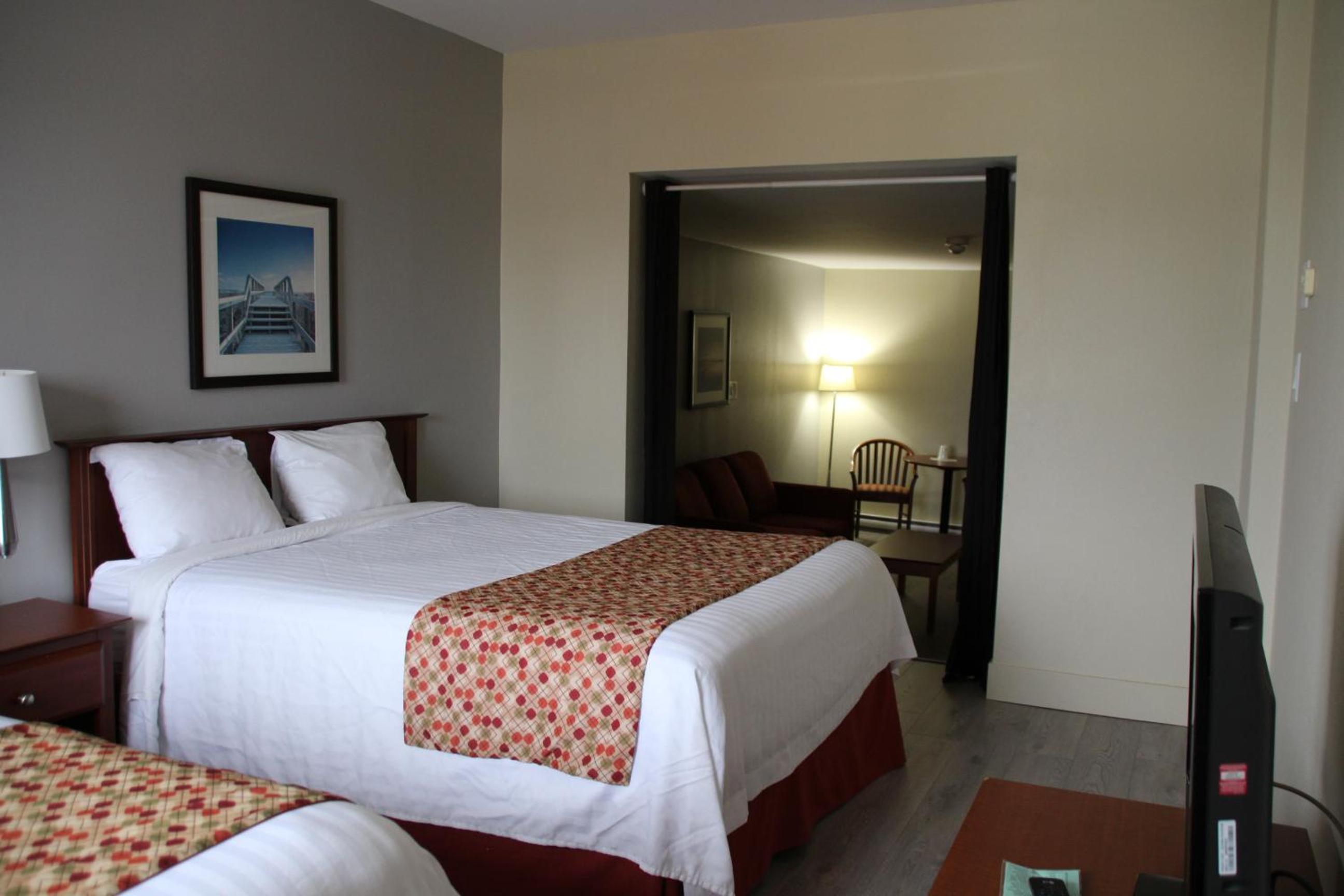 Studio Suite with Two Queen Beds - Non-Smoking - Photo 4