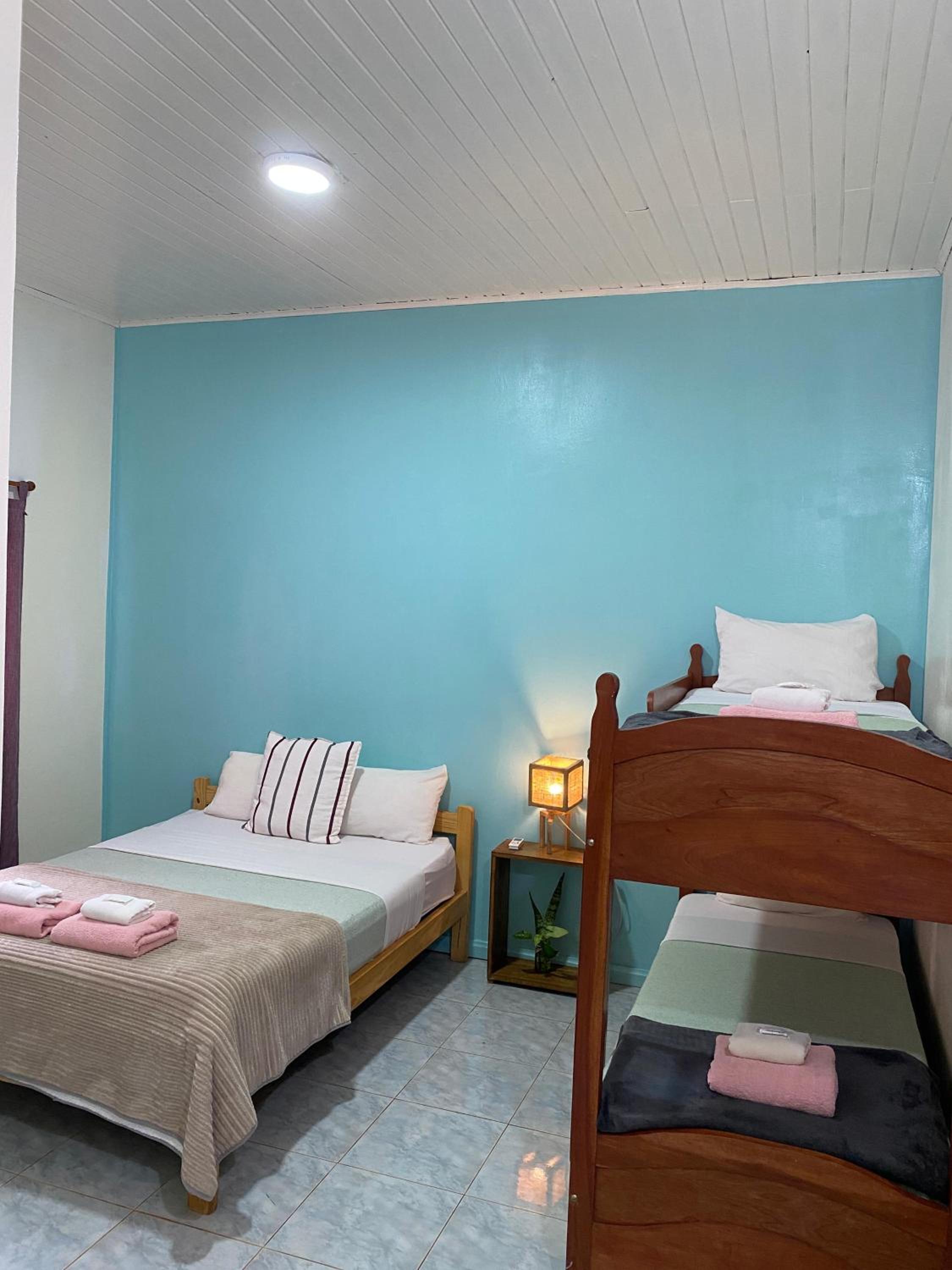 Quadruple Room with Private Bathroom photo 2