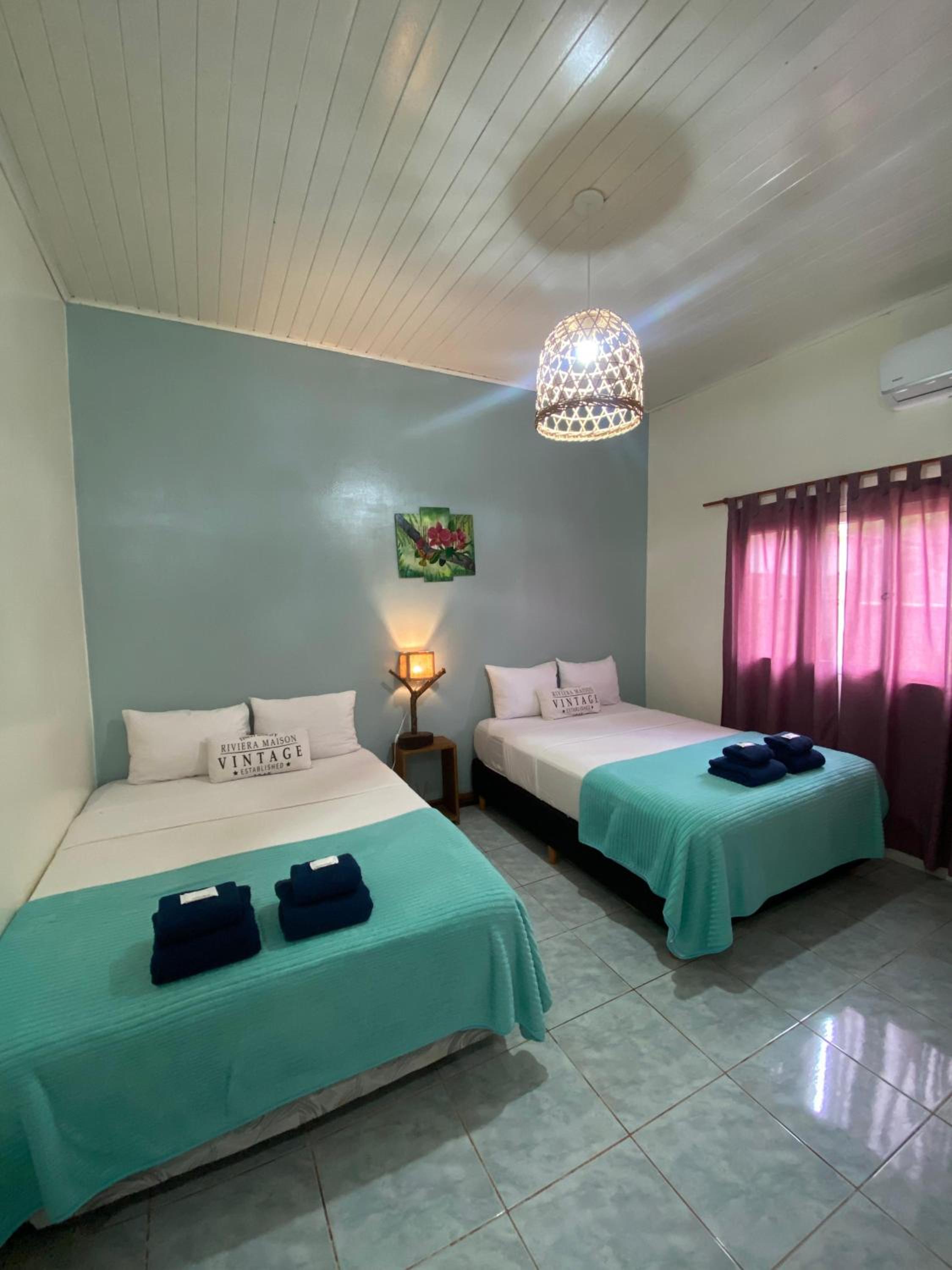 Quadruple Room with Private Bathroom photo 1