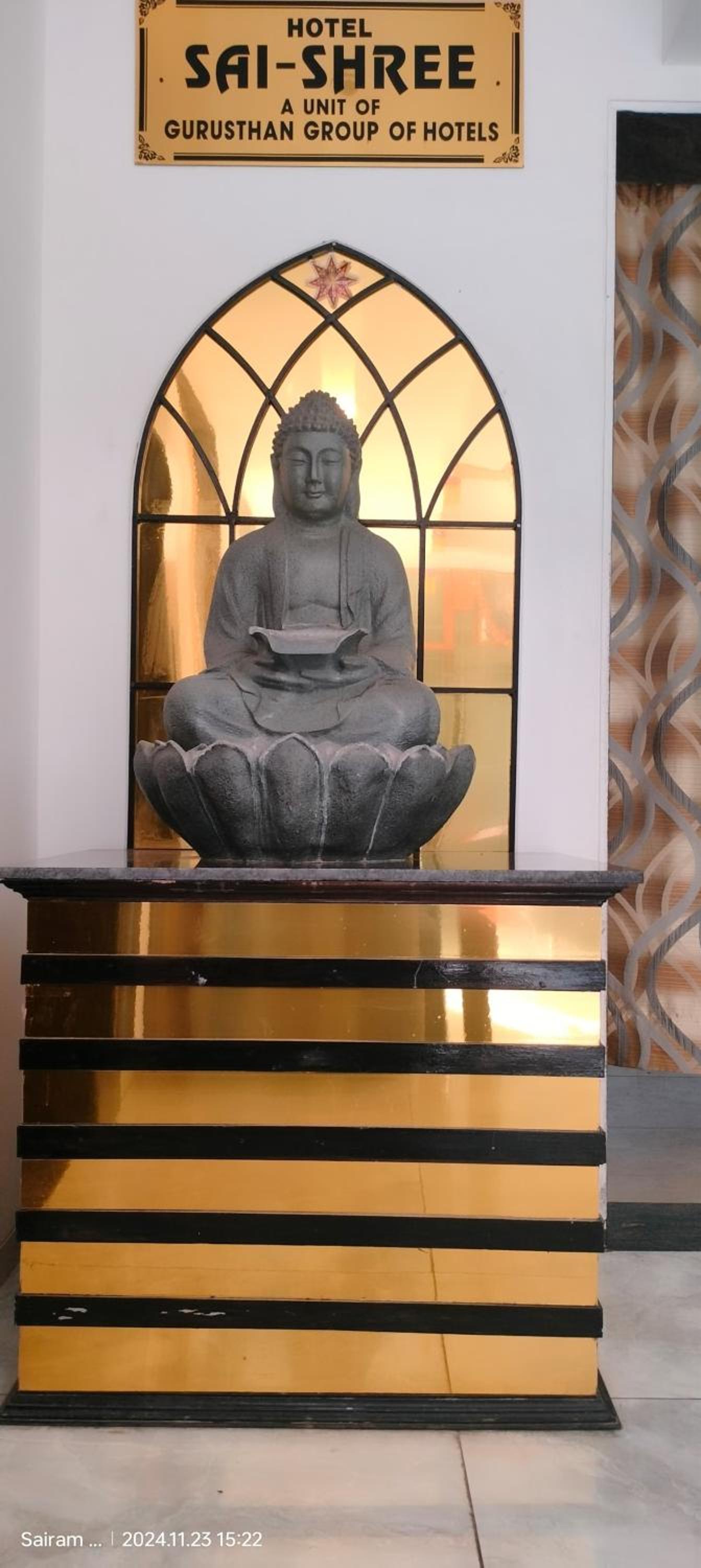 Deluxe Room - Photo 12