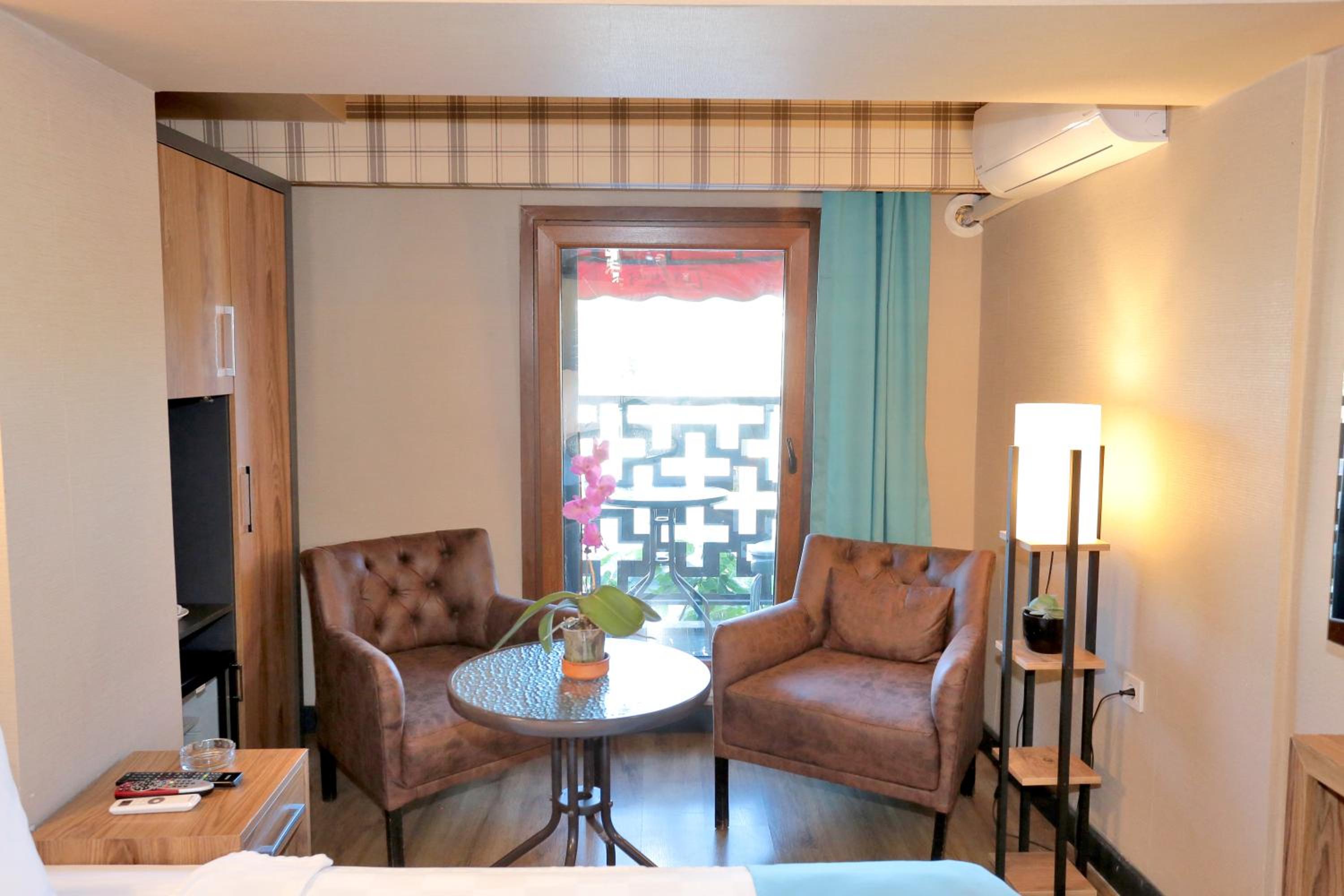 Deluxe Double Room with Balcony photo 1