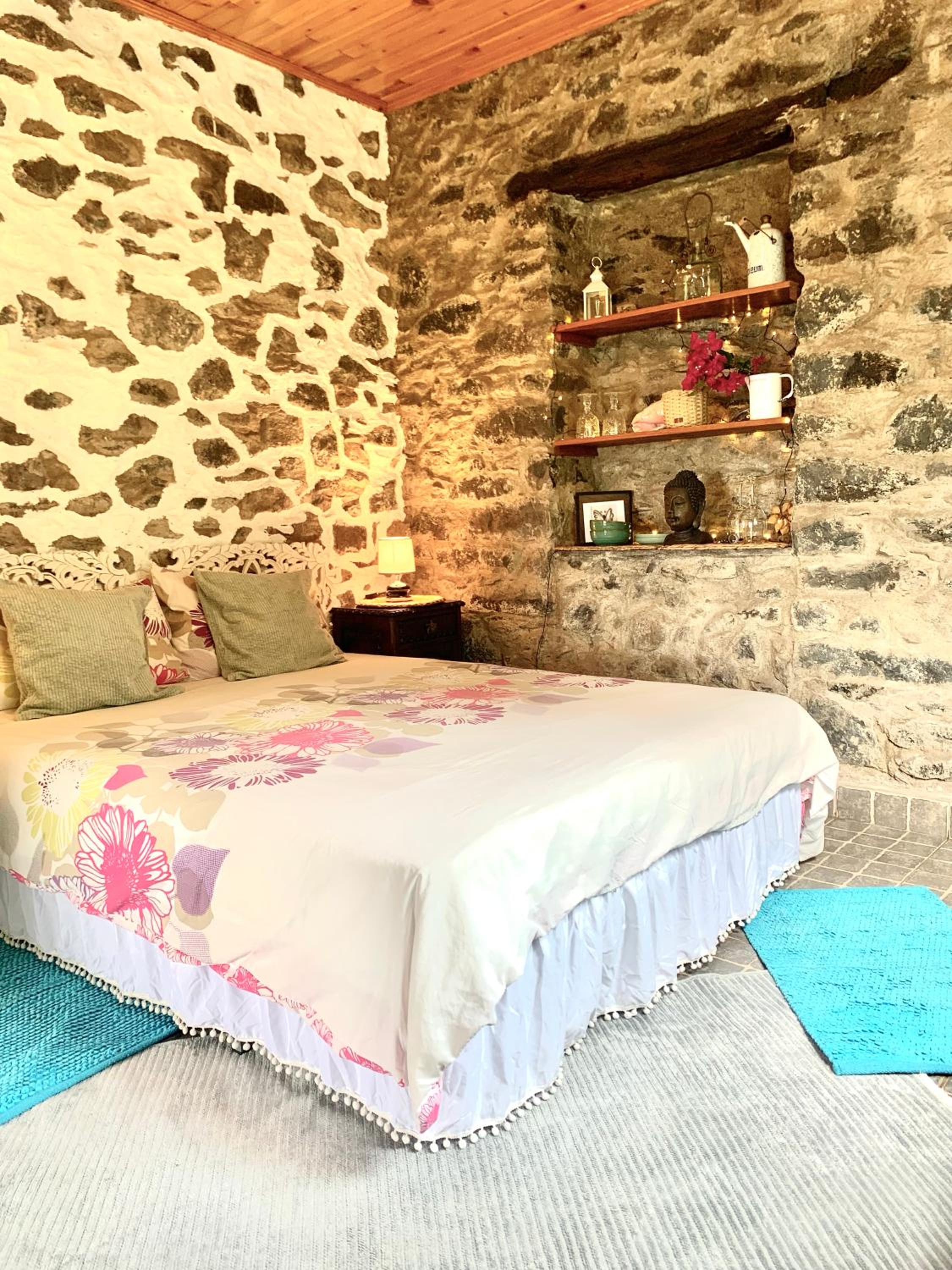 Double Room with Shared Bathroom photo 1