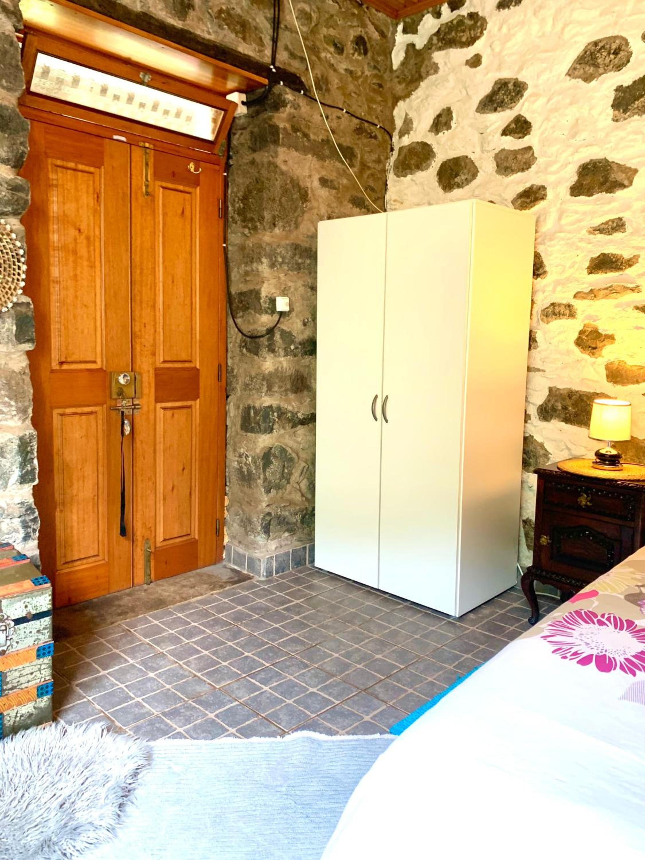 Double Room with Shared Bathroom photo 3