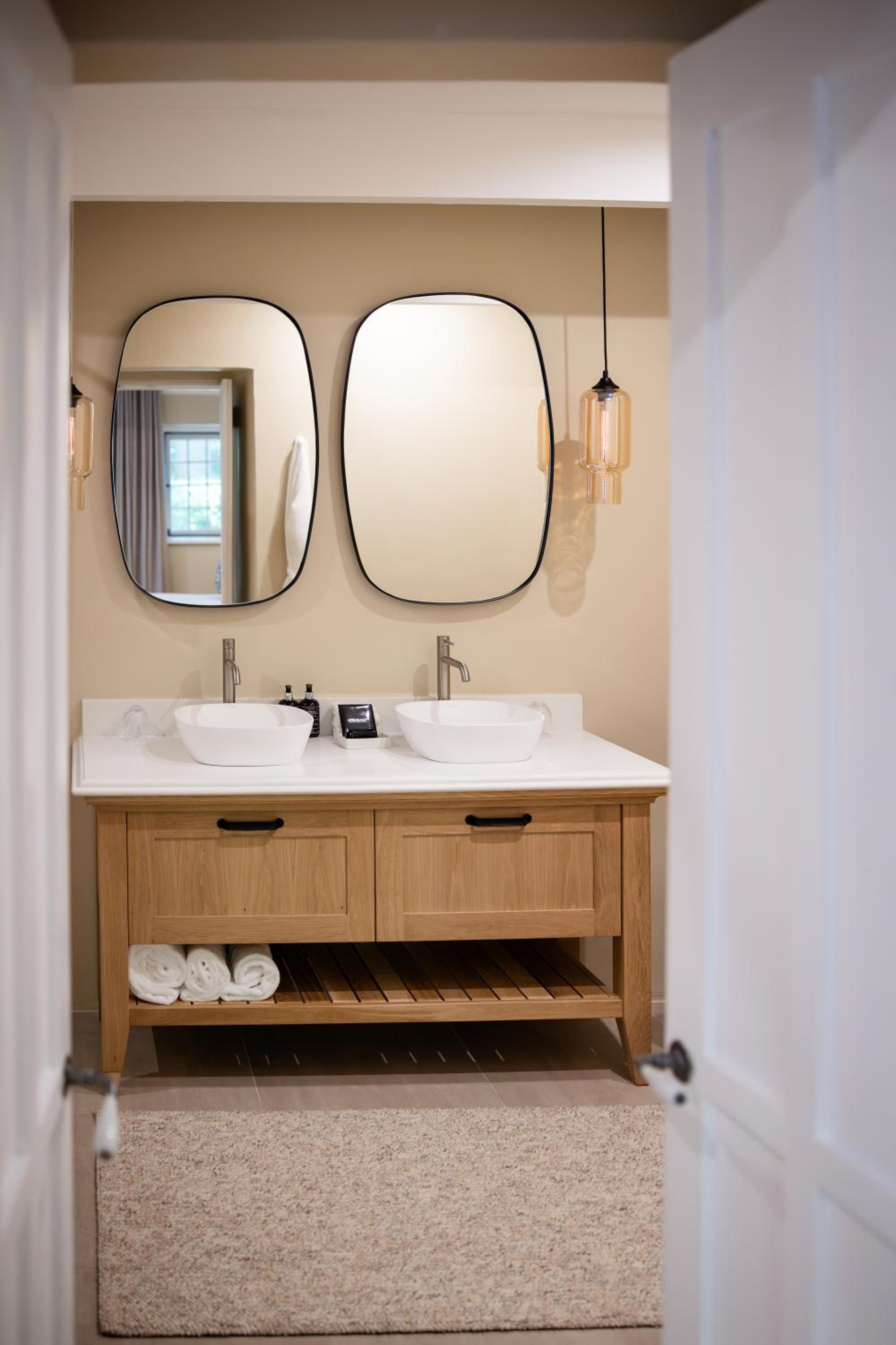 Luxury Suite with Private Patio - Photo 4