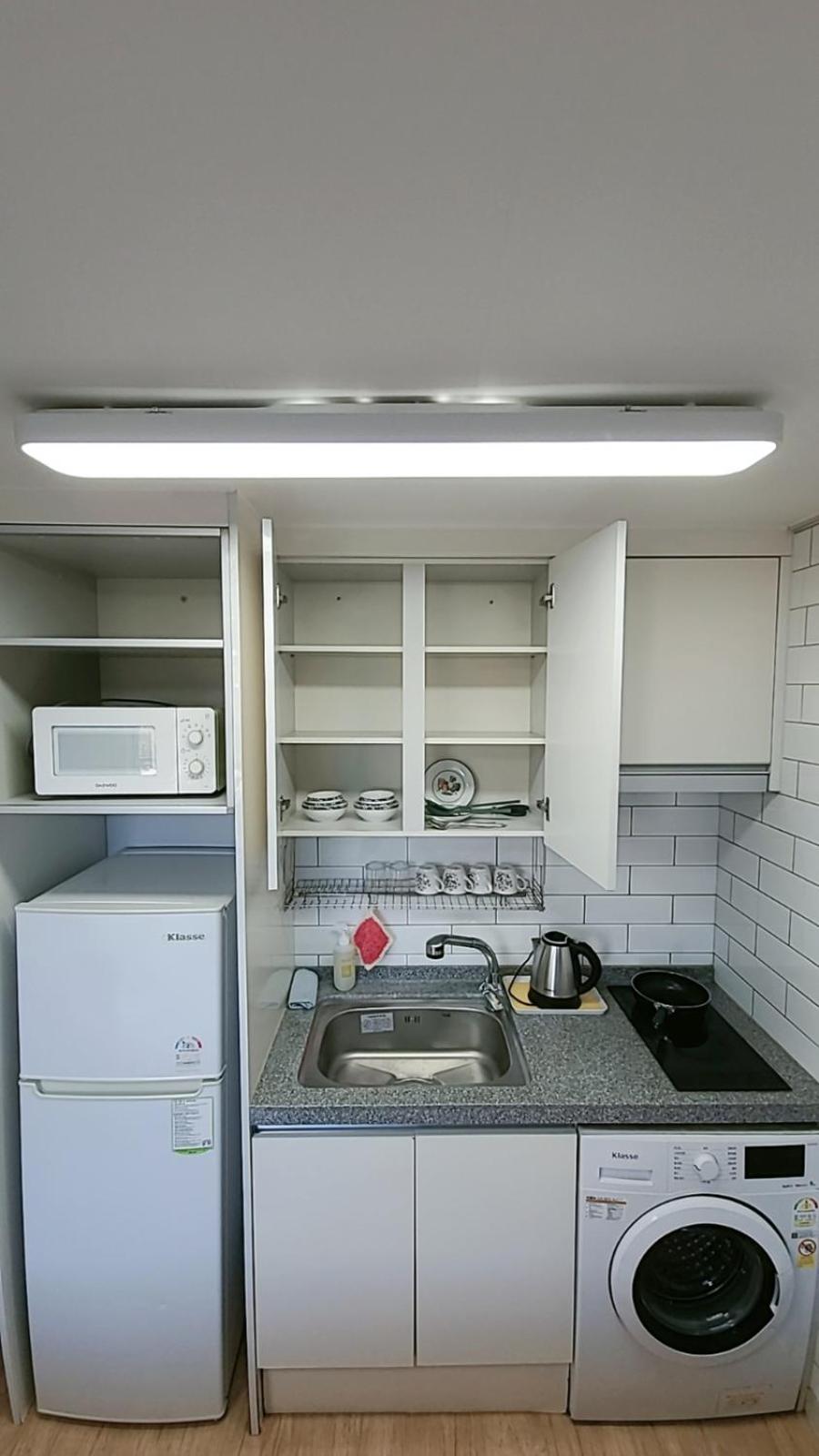 Twin Room with Private Bathroom - Photo 13