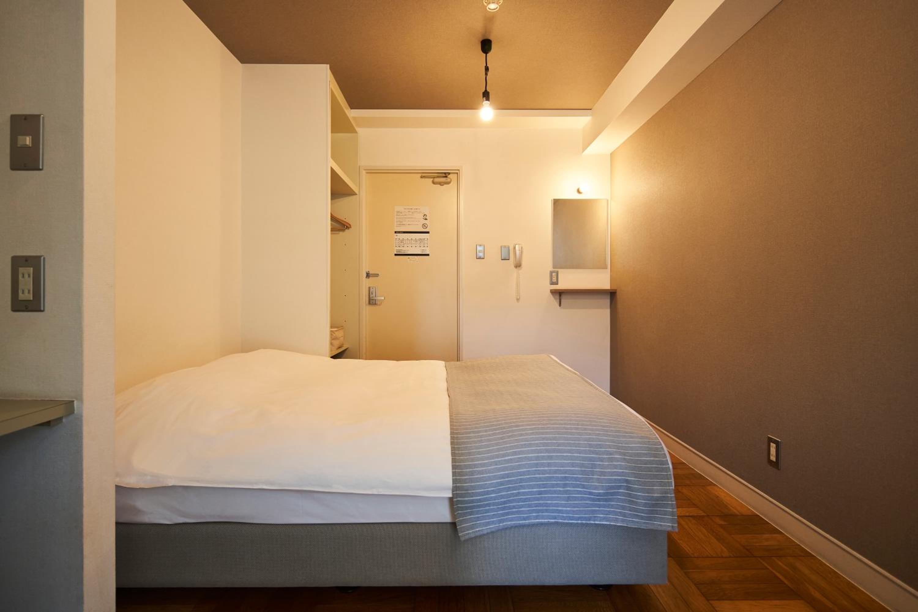 Double Room with Shared Bathroom  - Non-Smoking - No Daily Cleaning photo 3