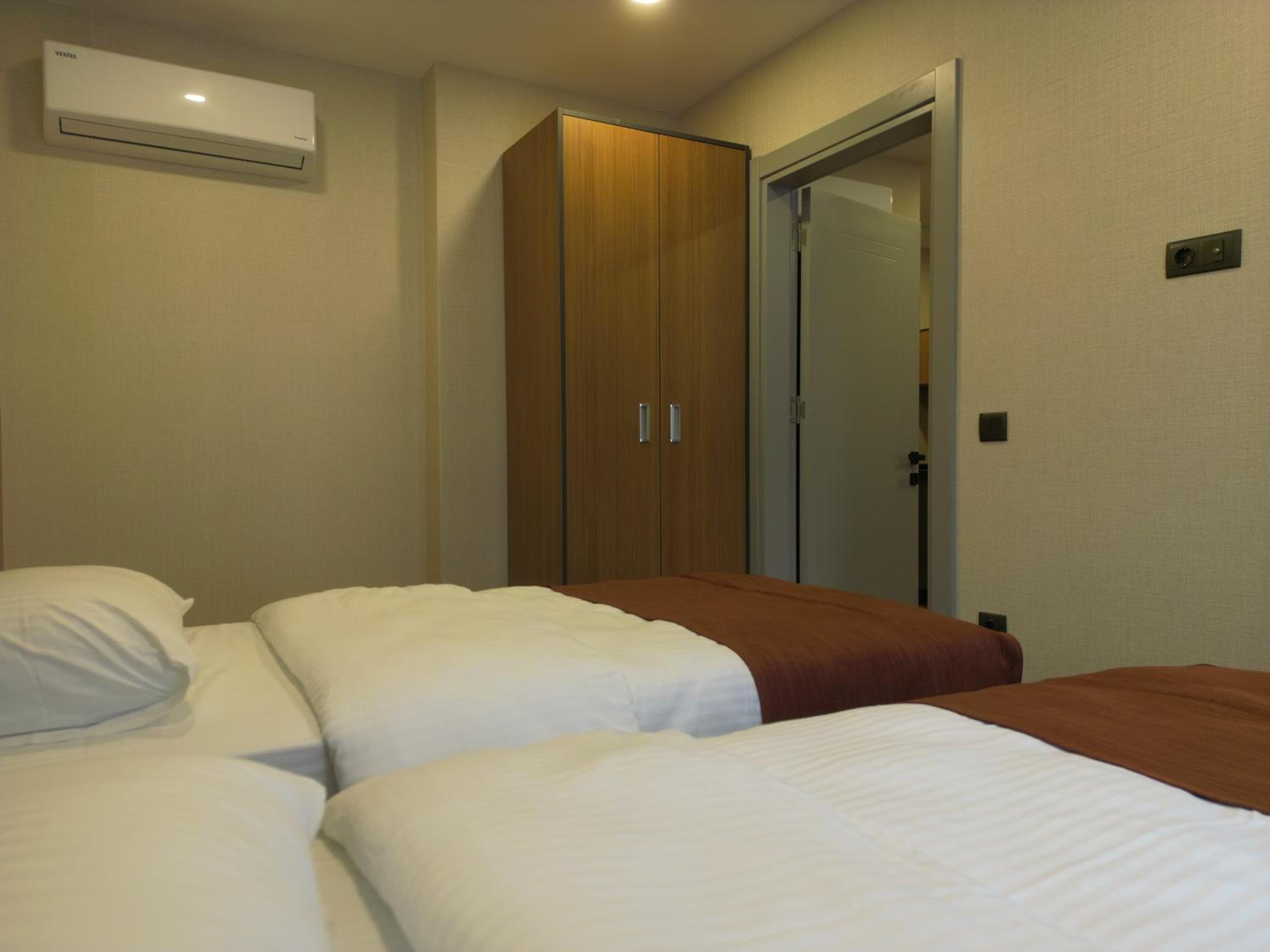 Deluxe Double Room with Balcony photo 1