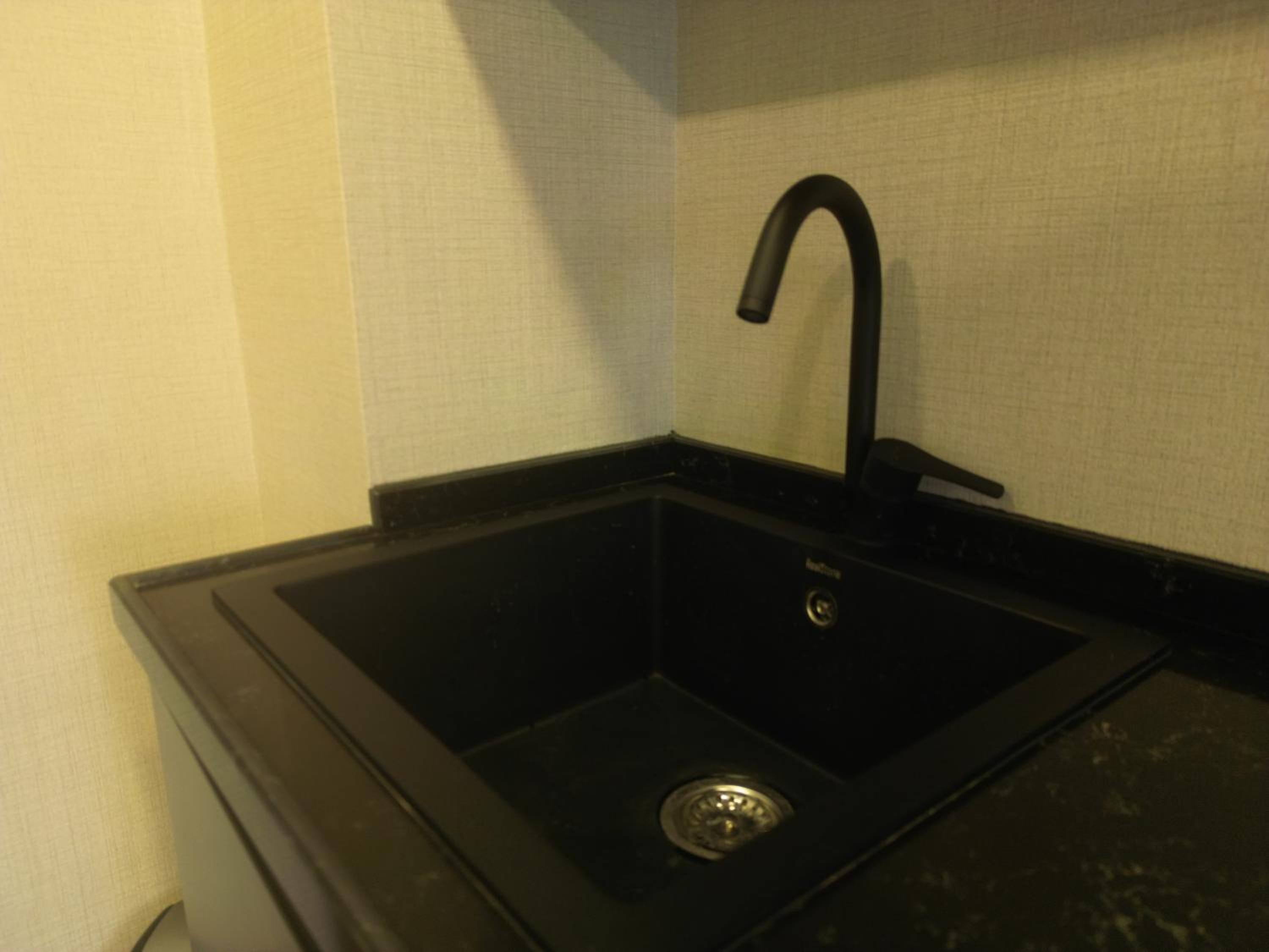 Deluxe Double Room with Balcony photo 3