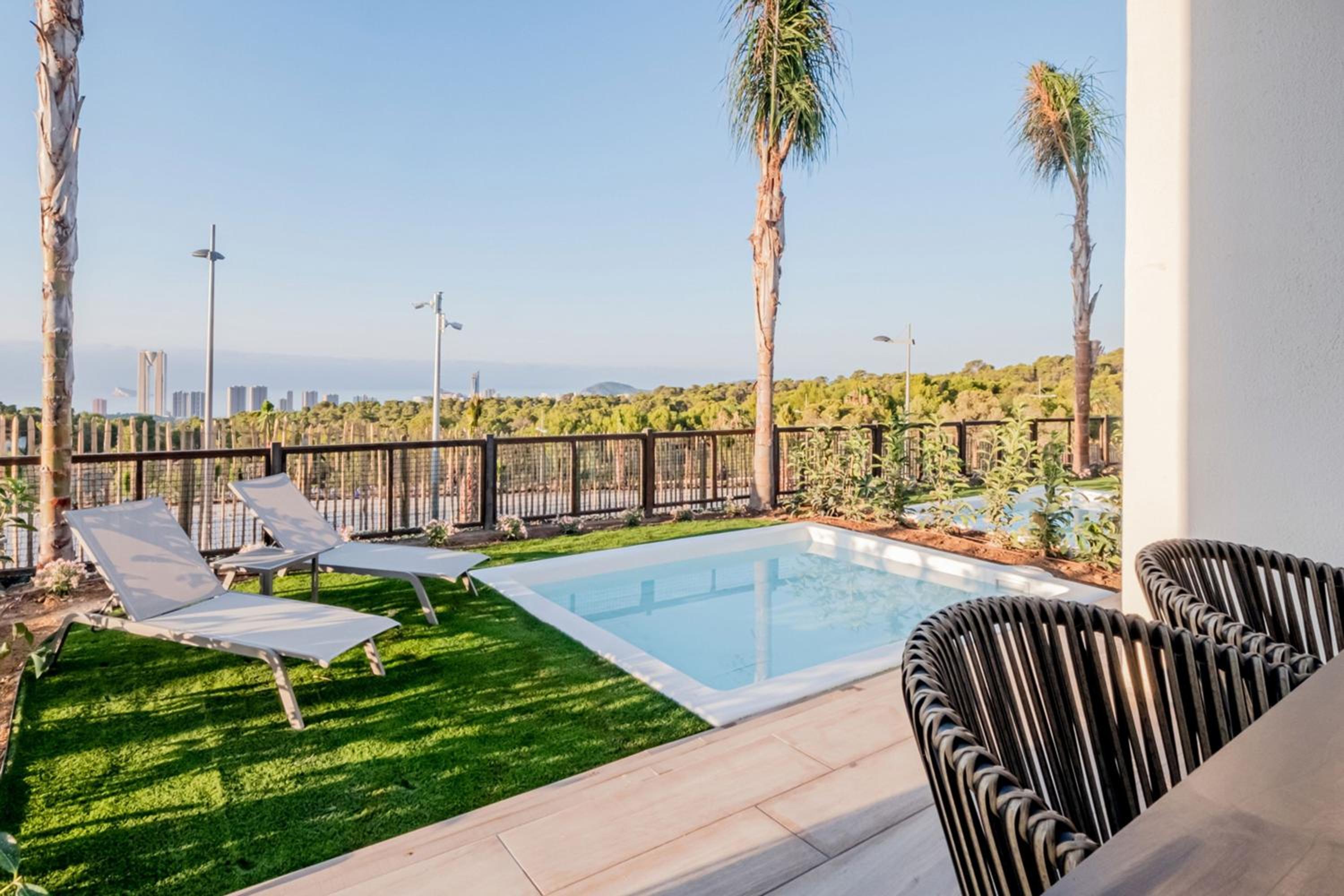 Three-Bedroom Comfort Villa with Balcony and Sea View photo 2