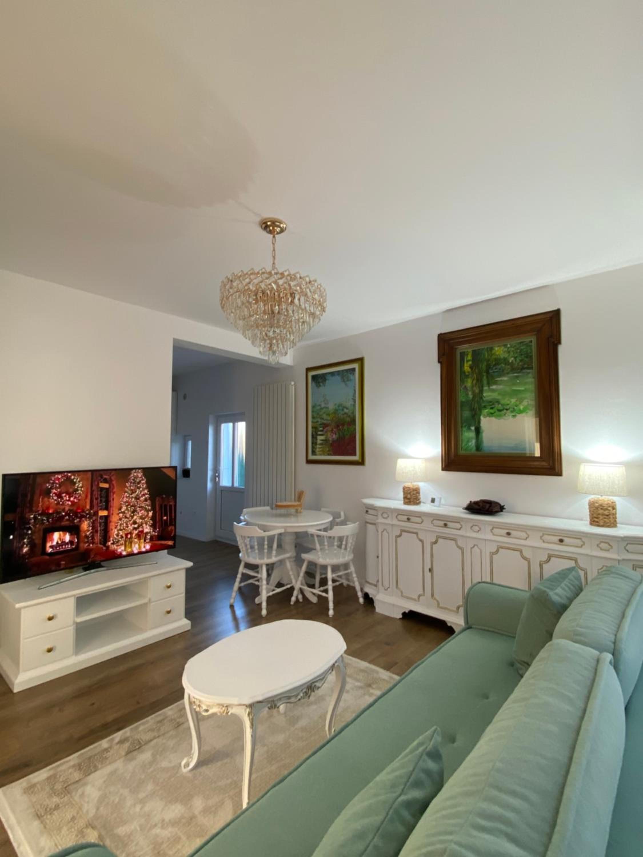 One-Bedroom House photo 1