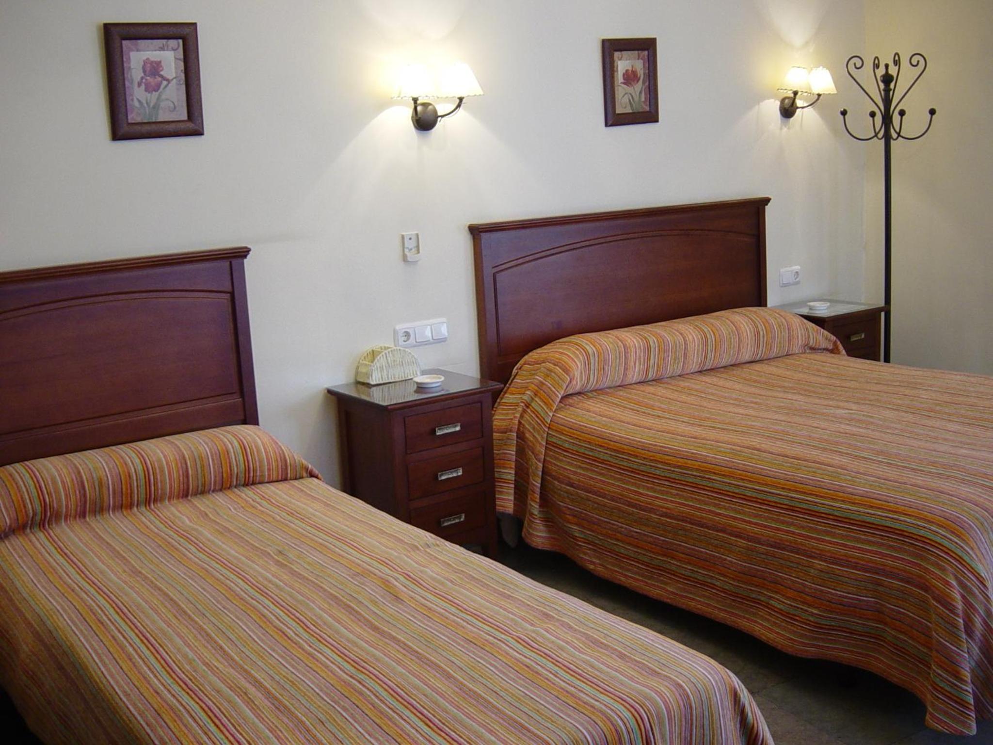 Triple Room - Photo 9