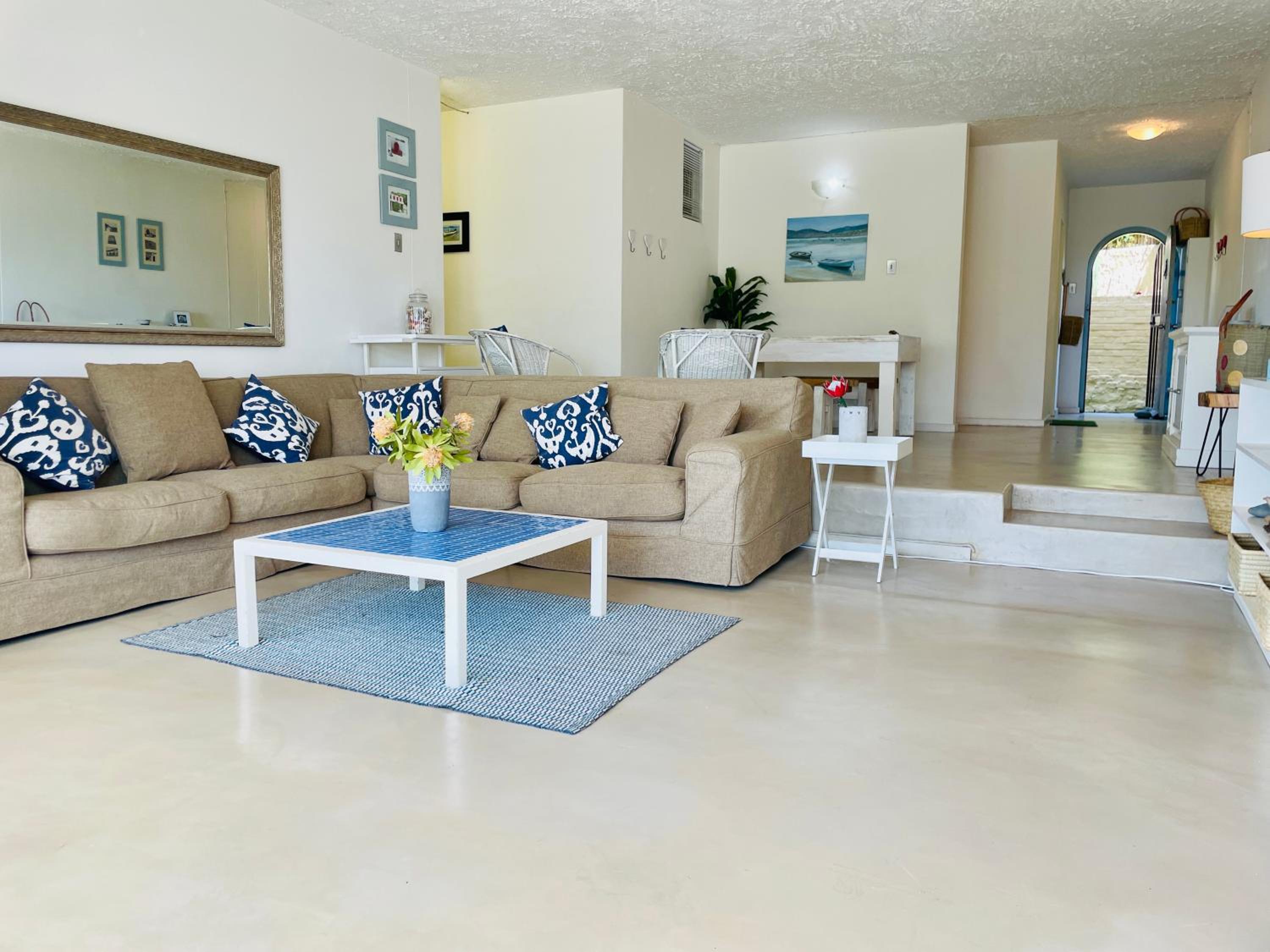 Two-Bedroom Apartment with Partial Ocean View photo 1