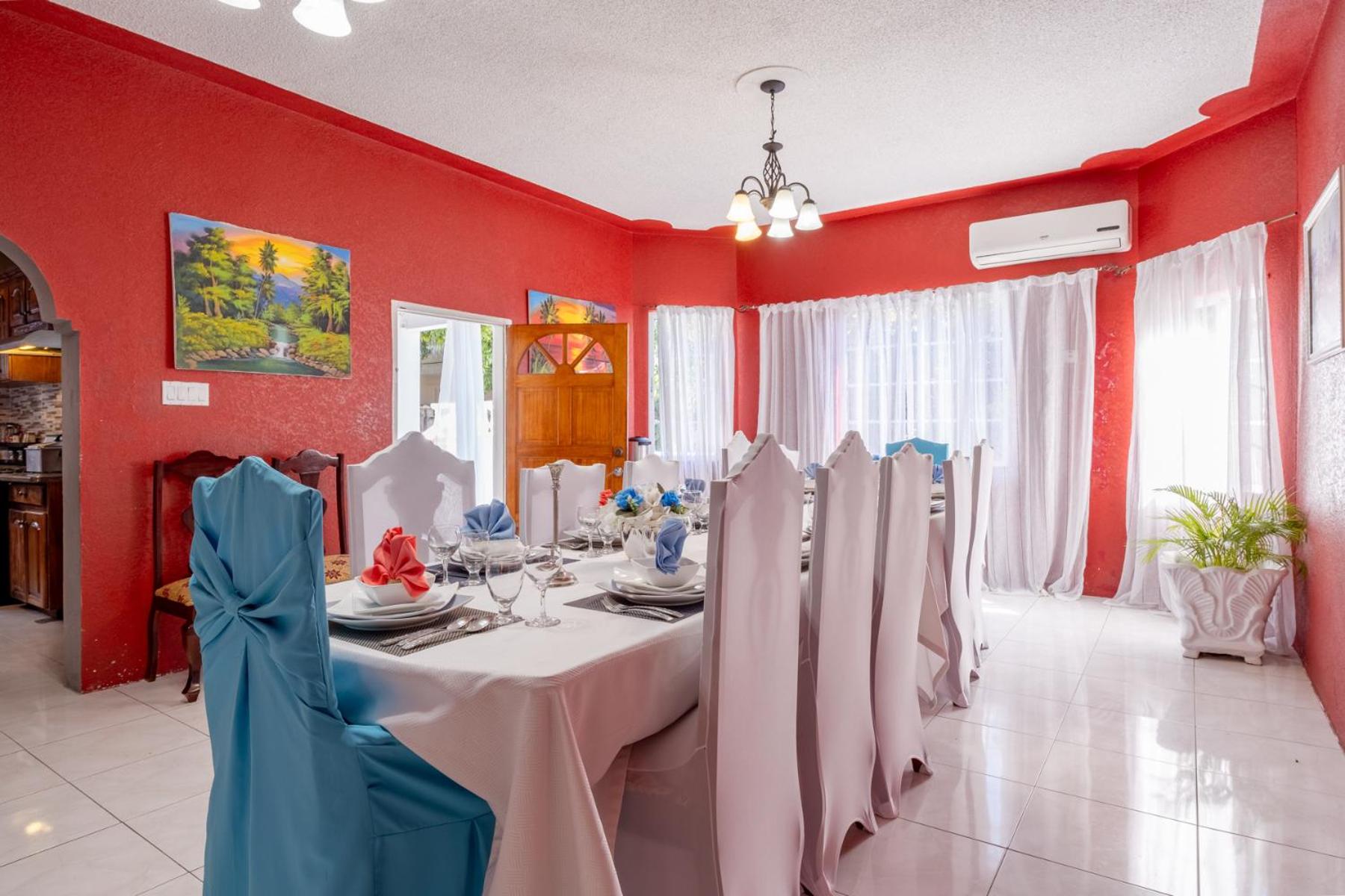 Villa photo 3