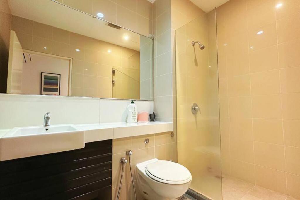 One-Bedroom Apartment with Sea View photo 2