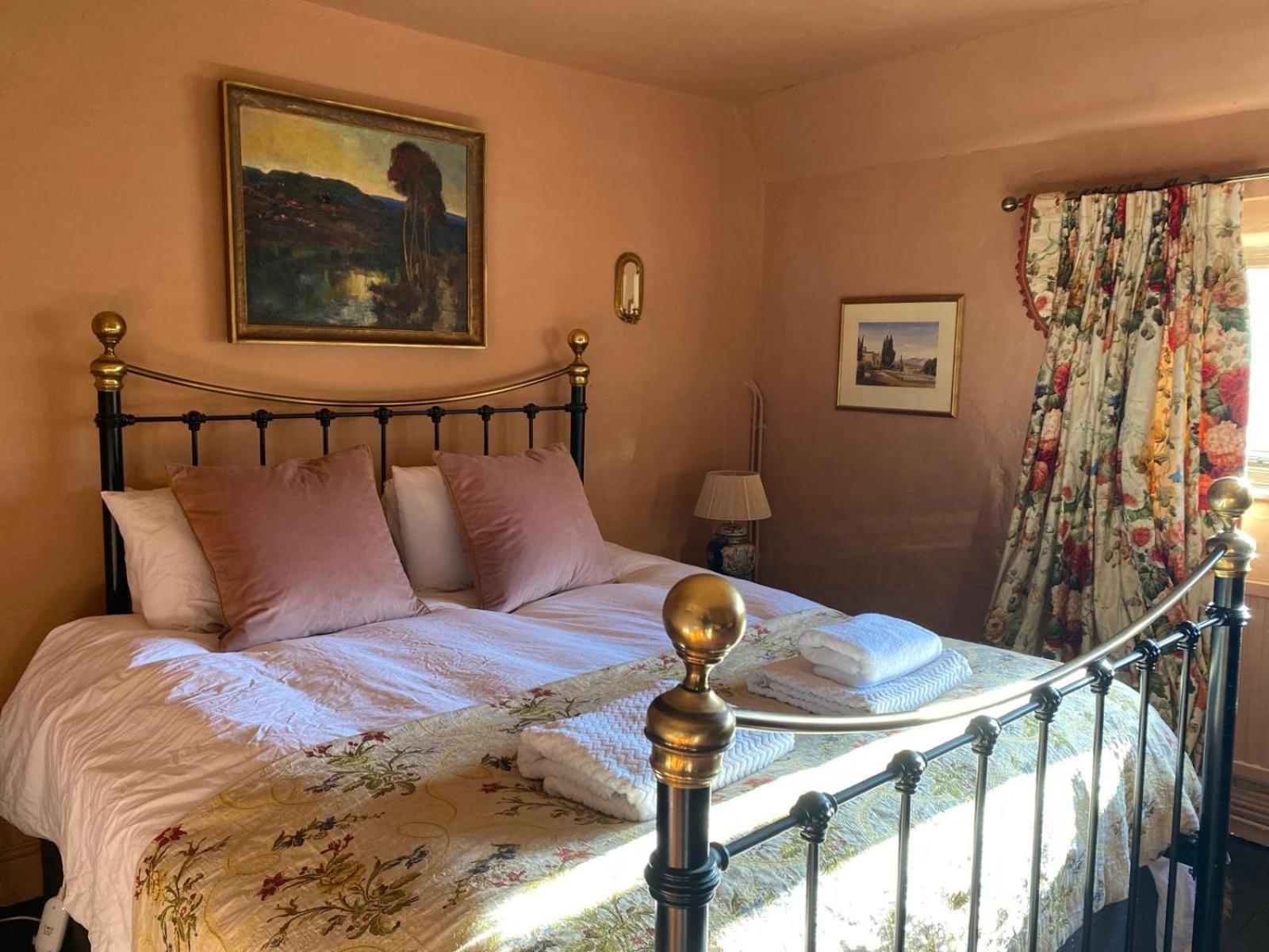 Double or Twin Room with Private Bathroom photo 1