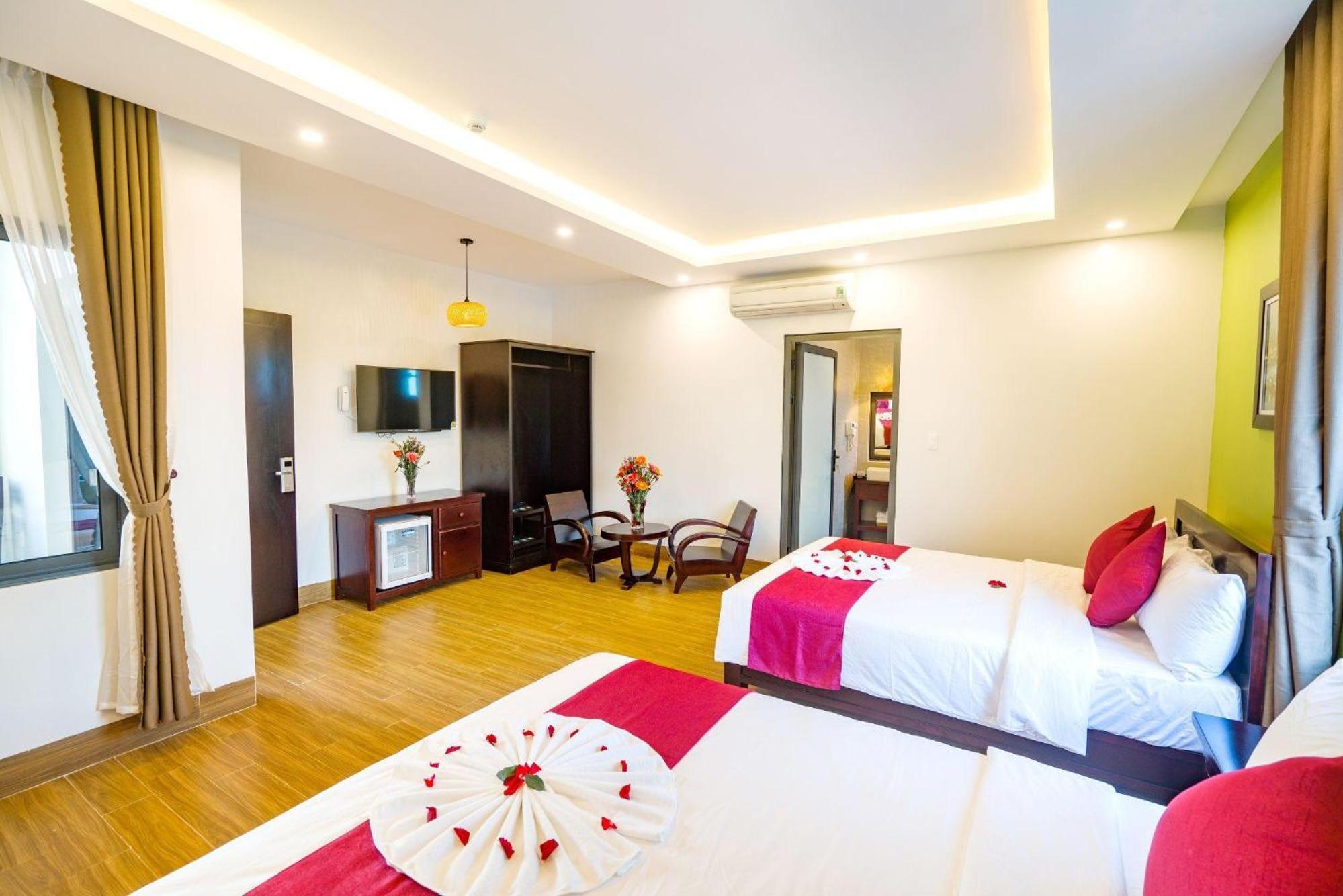 Deluxe Family Room - Photo 9