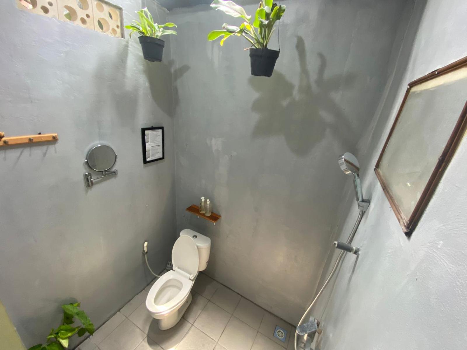 Double Room with Private Bathroom - Photo 21