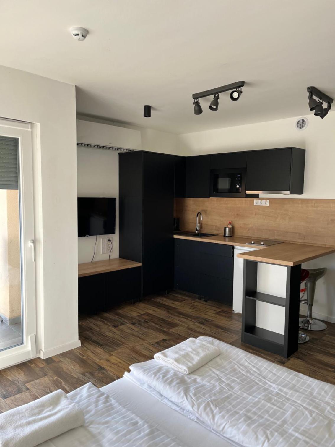 Triple Room with Balcony - Photo 8