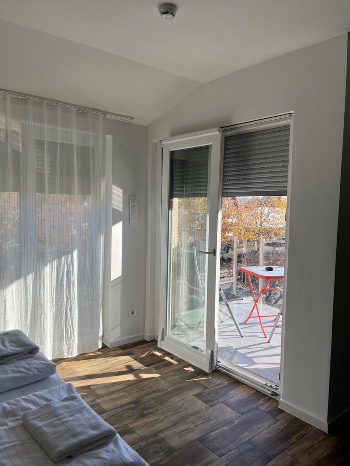 Triple Room with Balcony - Photo 7