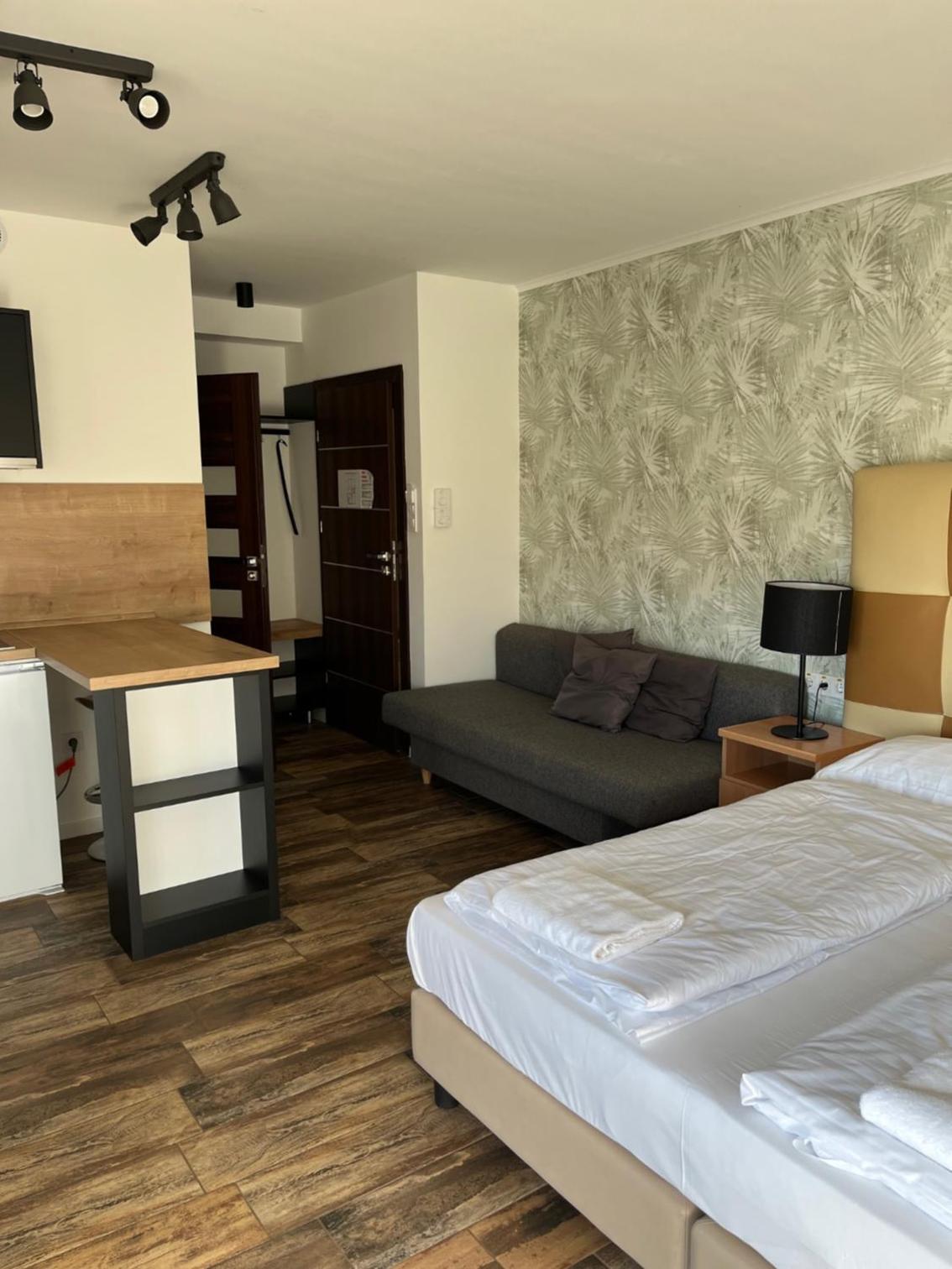 Triple Room with Balcony - Photo 9
