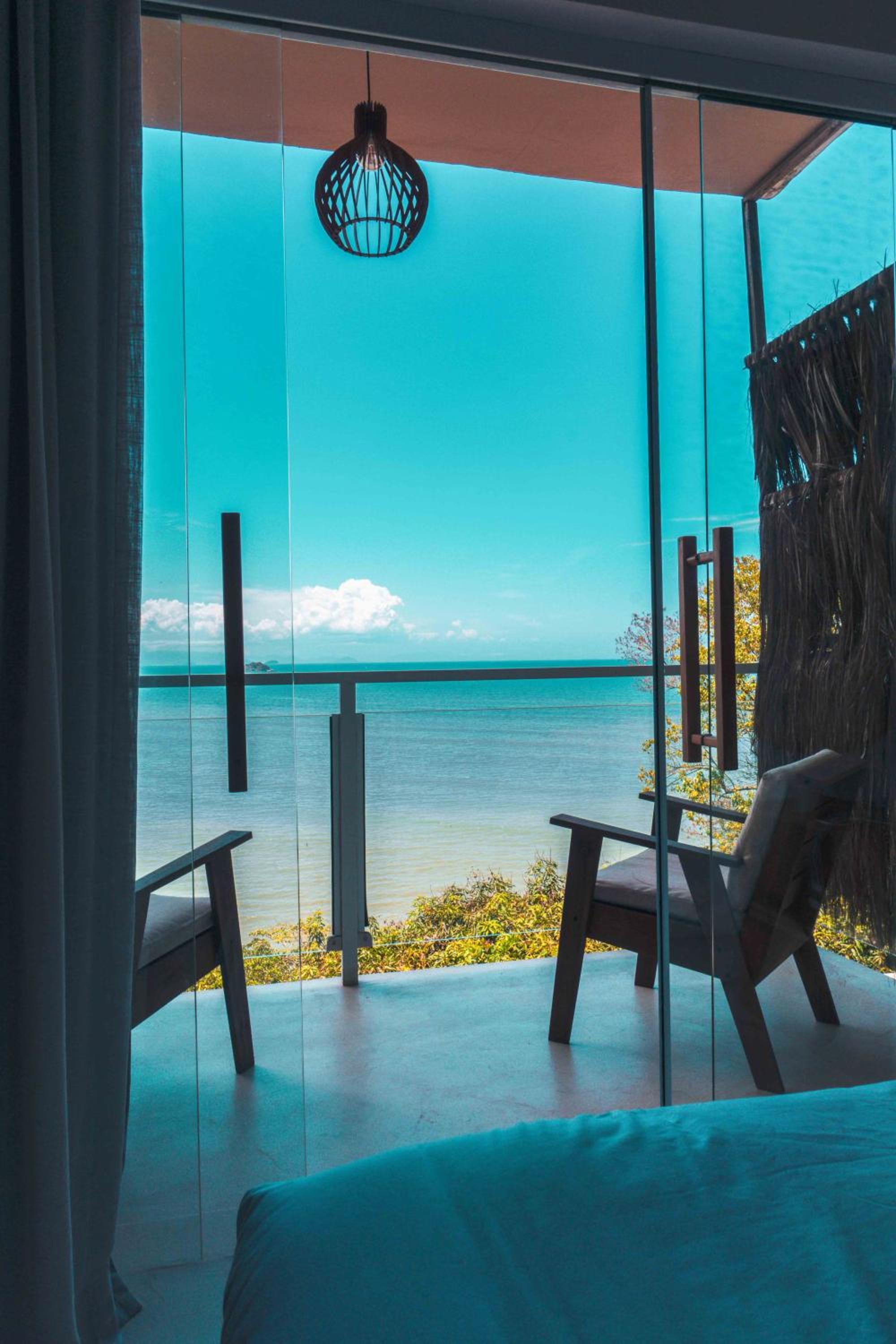 Deluxe Double Room with Balcony and Sea View photo 2