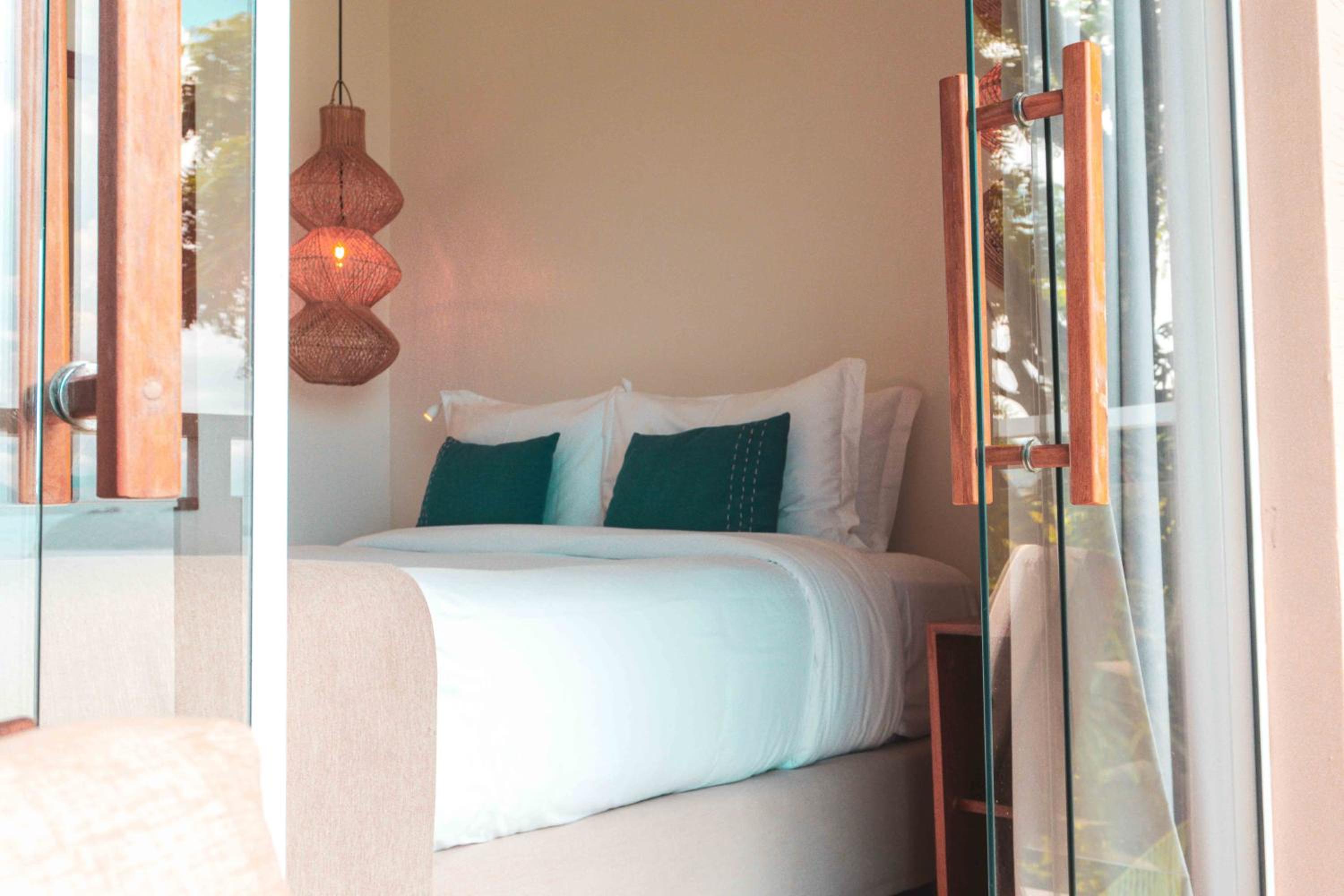 Deluxe Double Room with Balcony and Sea View photo 3