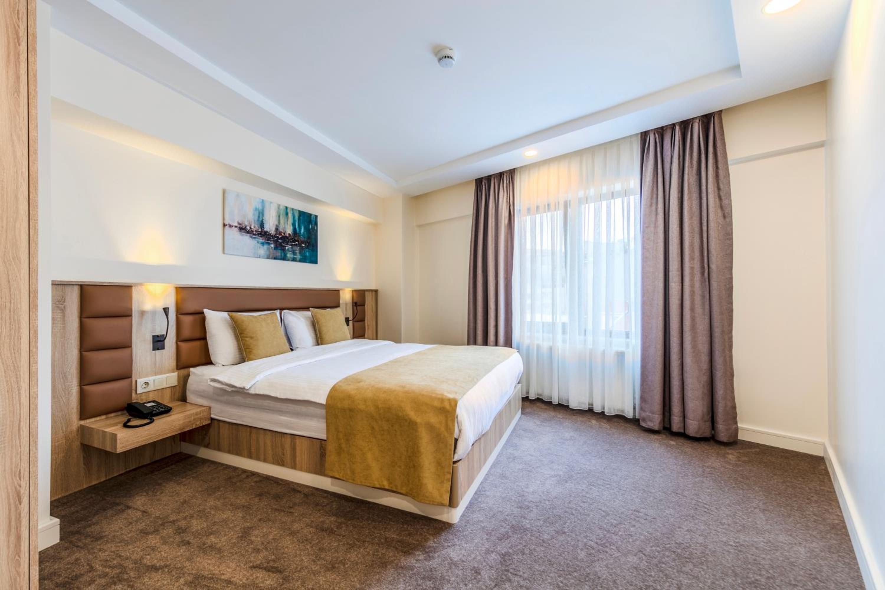 Deluxe Queen Room photo 2