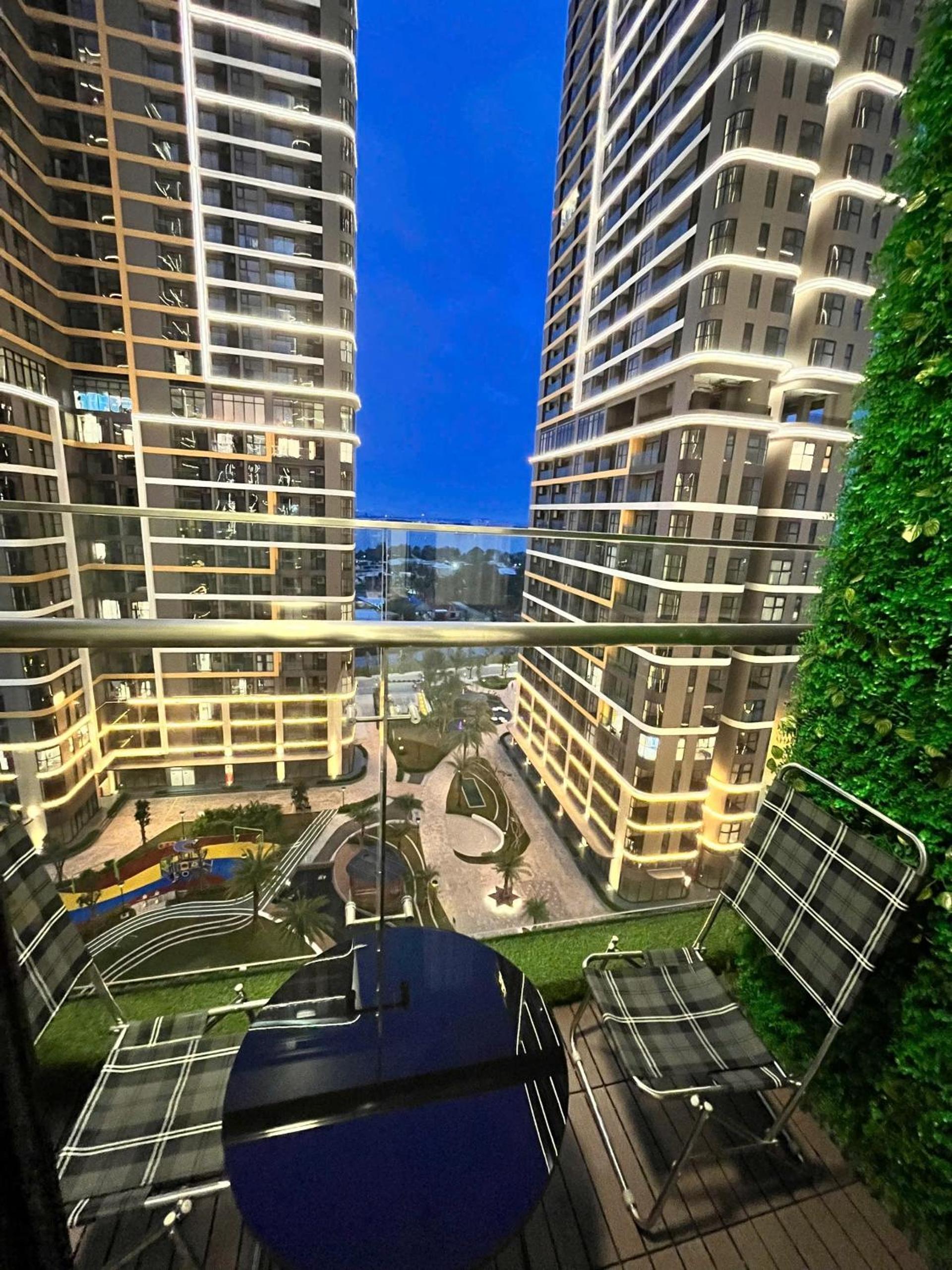Studio Apartment with Balcony photo 3