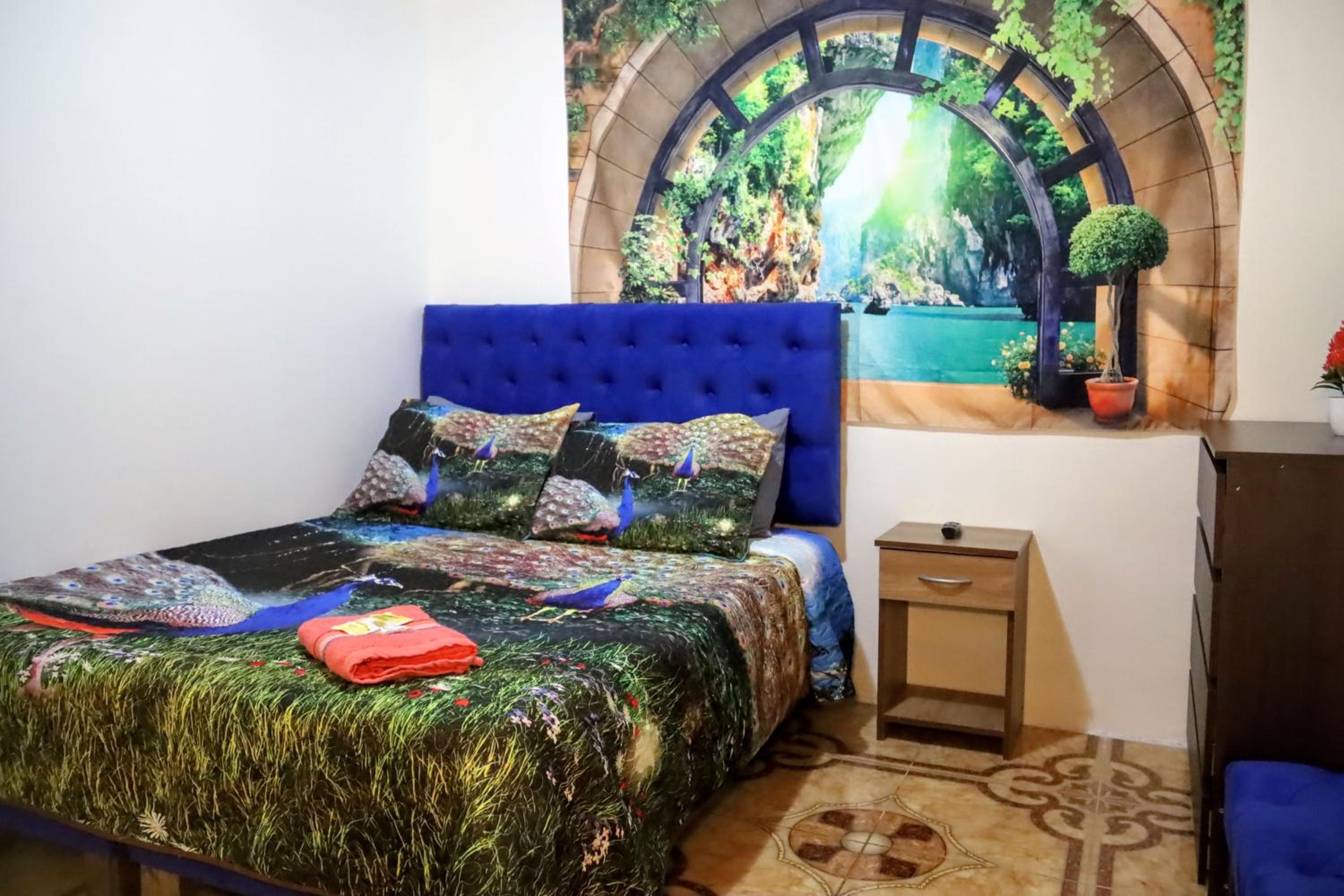 Queen Room photo 1