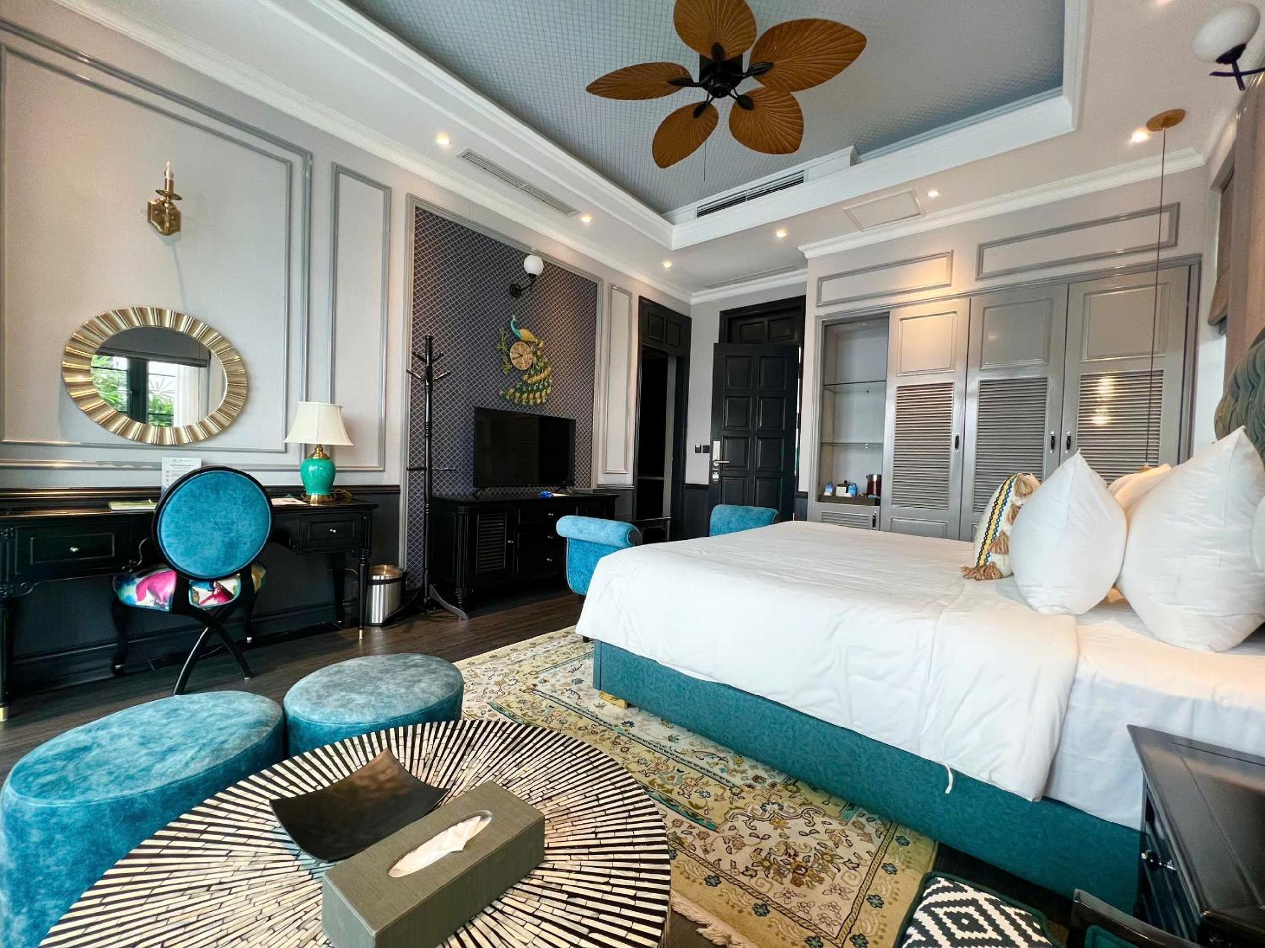 Suite with Lake View photo 3
