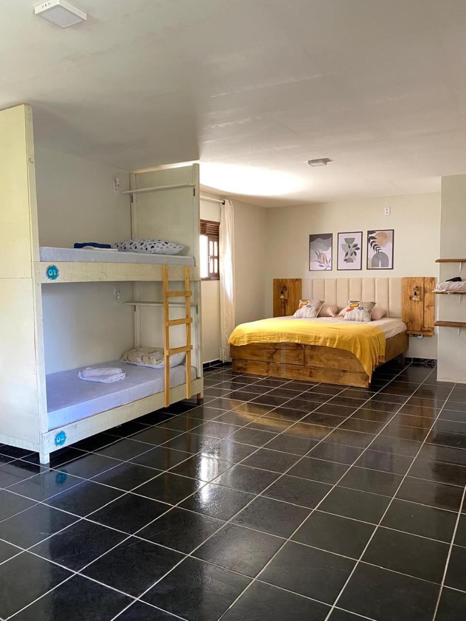 Bed in 6-Bed Mixed Dormitory Room photo 1