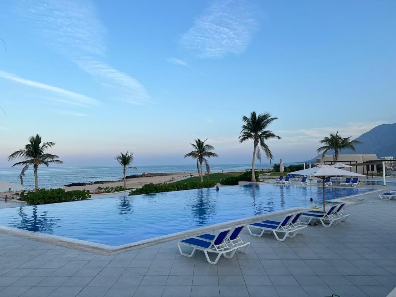 Villa - Beach Front photo 3
