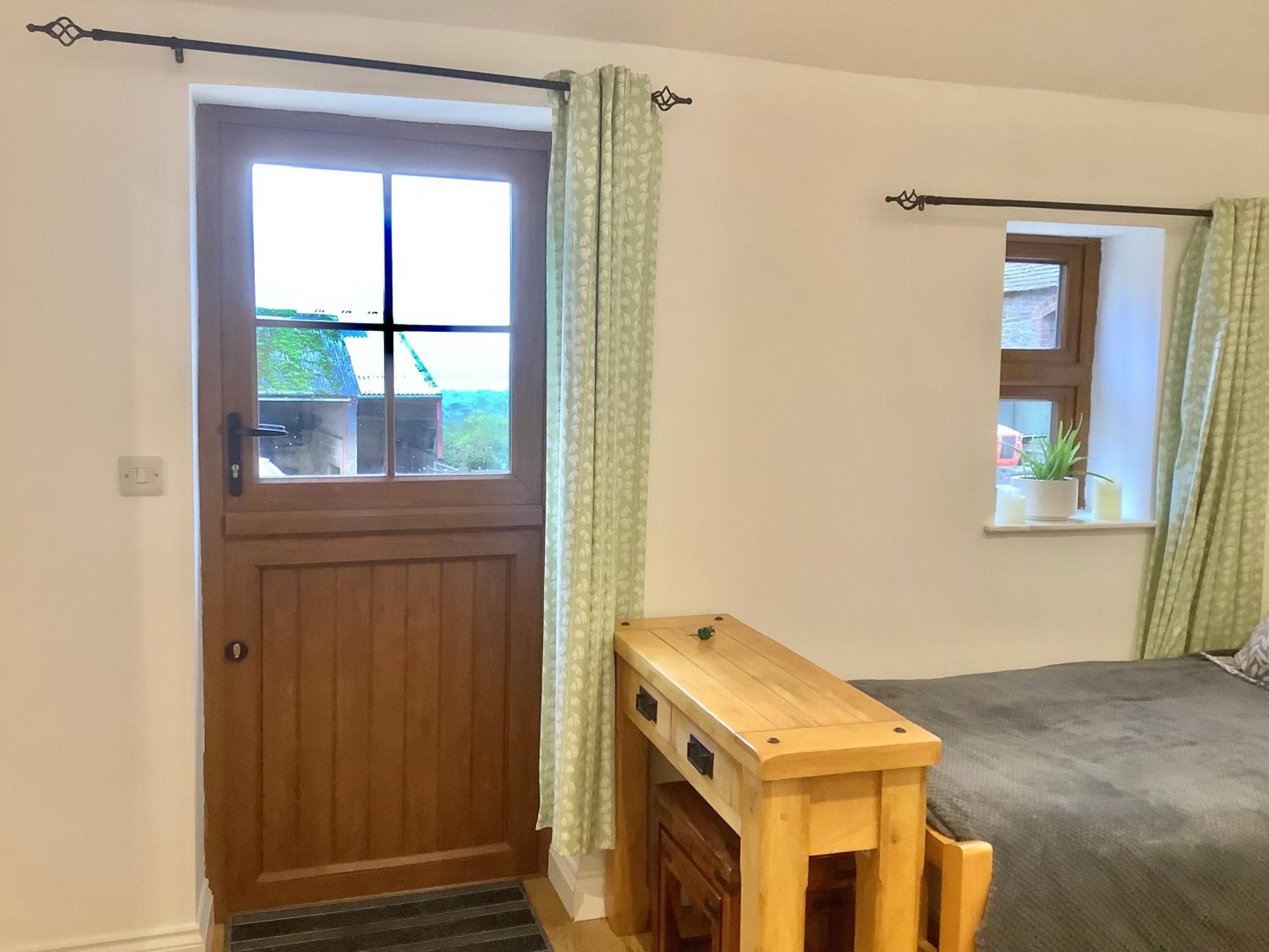 One-Bedroom House photo 1