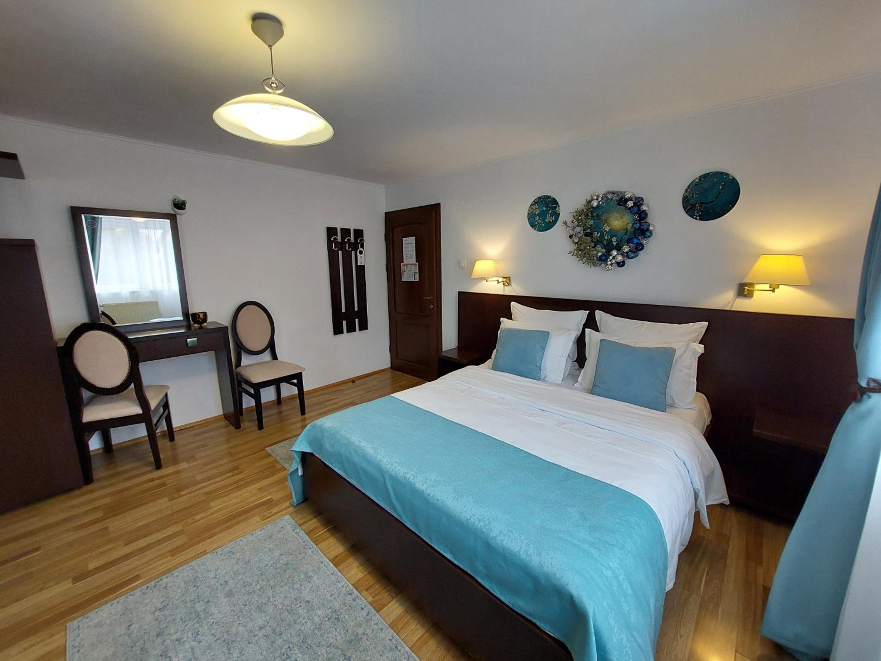 Deluxe Double Room with Balcony - Photo 1