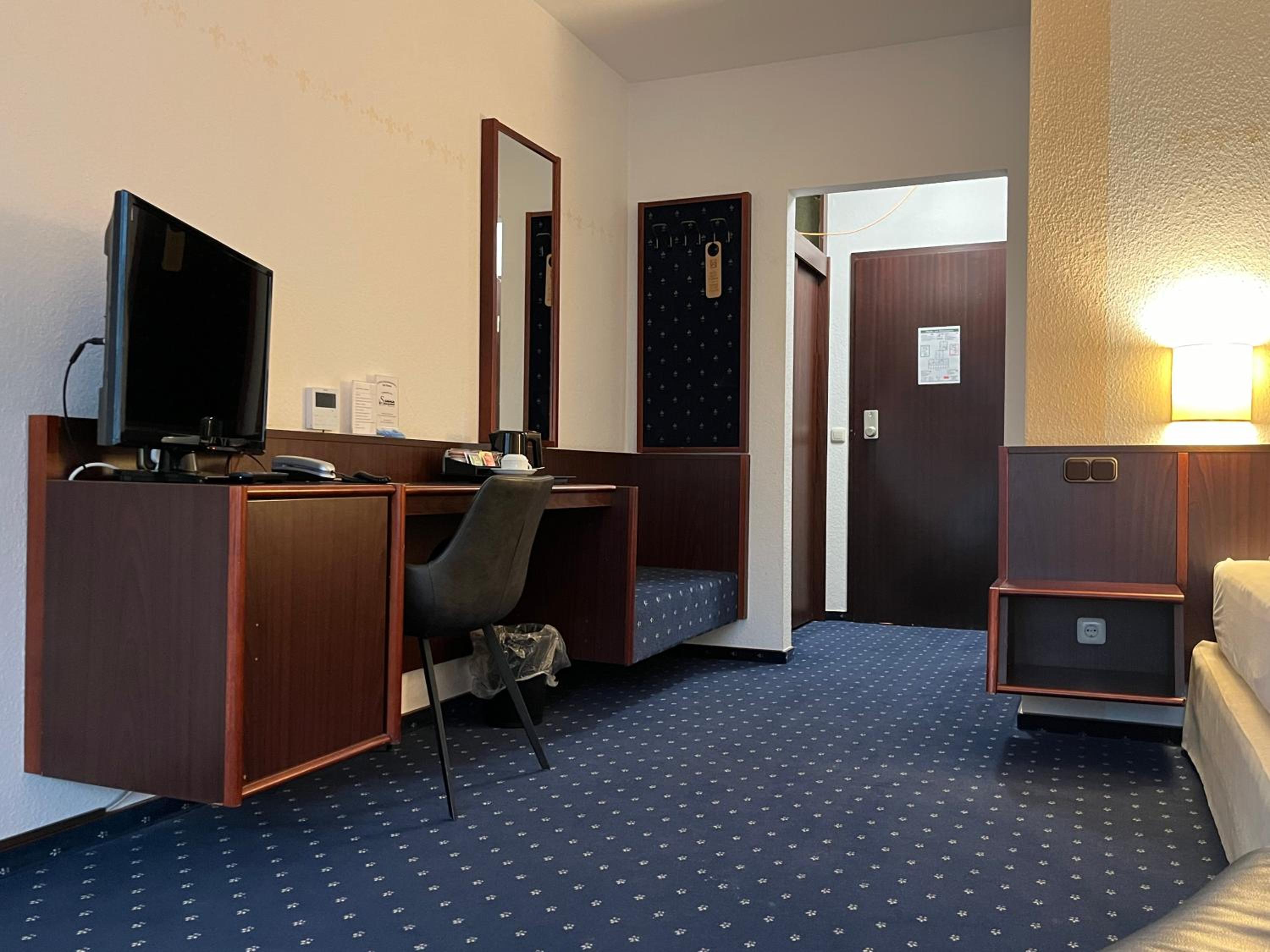 Single Room photo 2