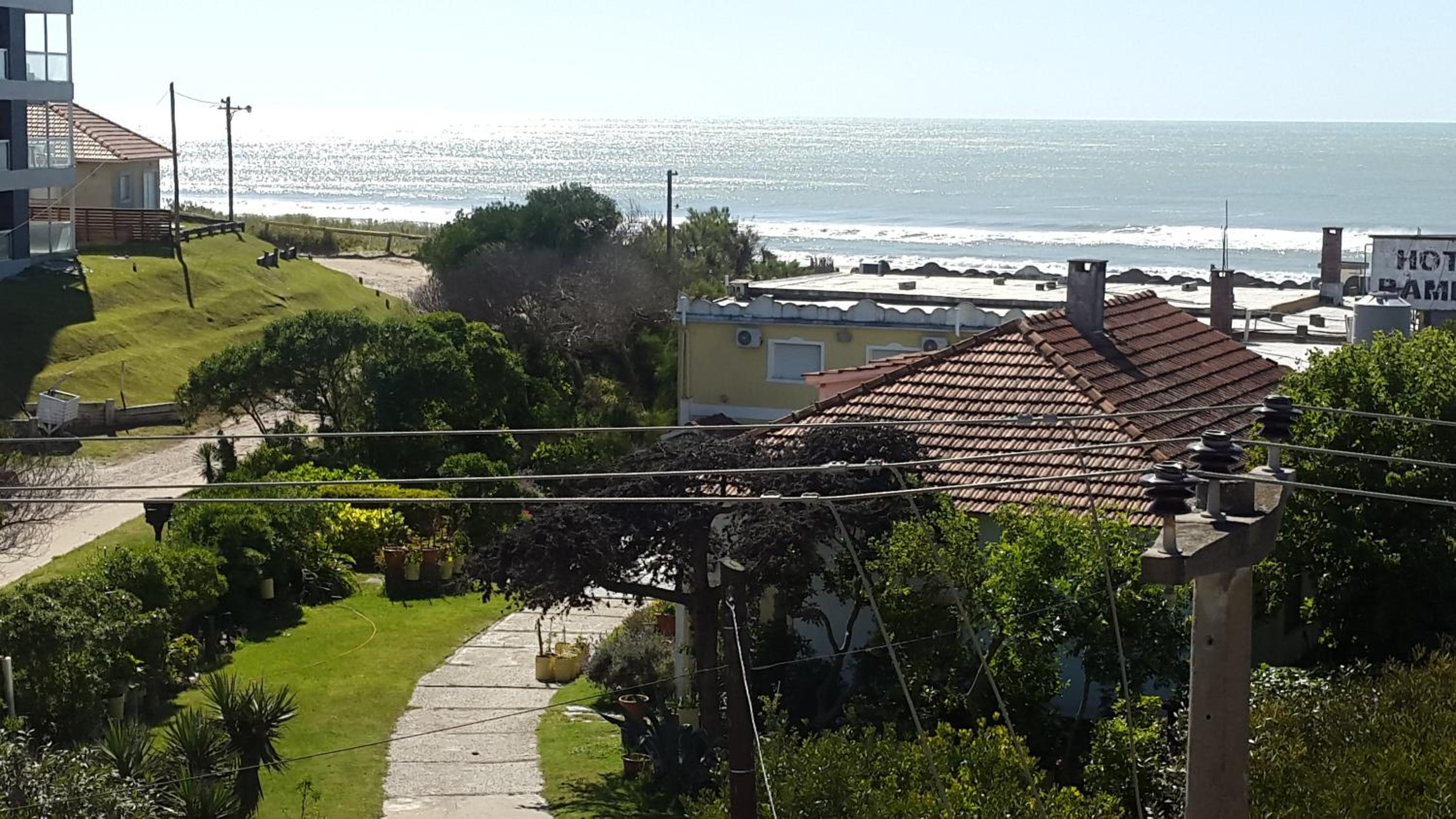 Two-Bedroom Apartment With Balcony And Sea View photo 2