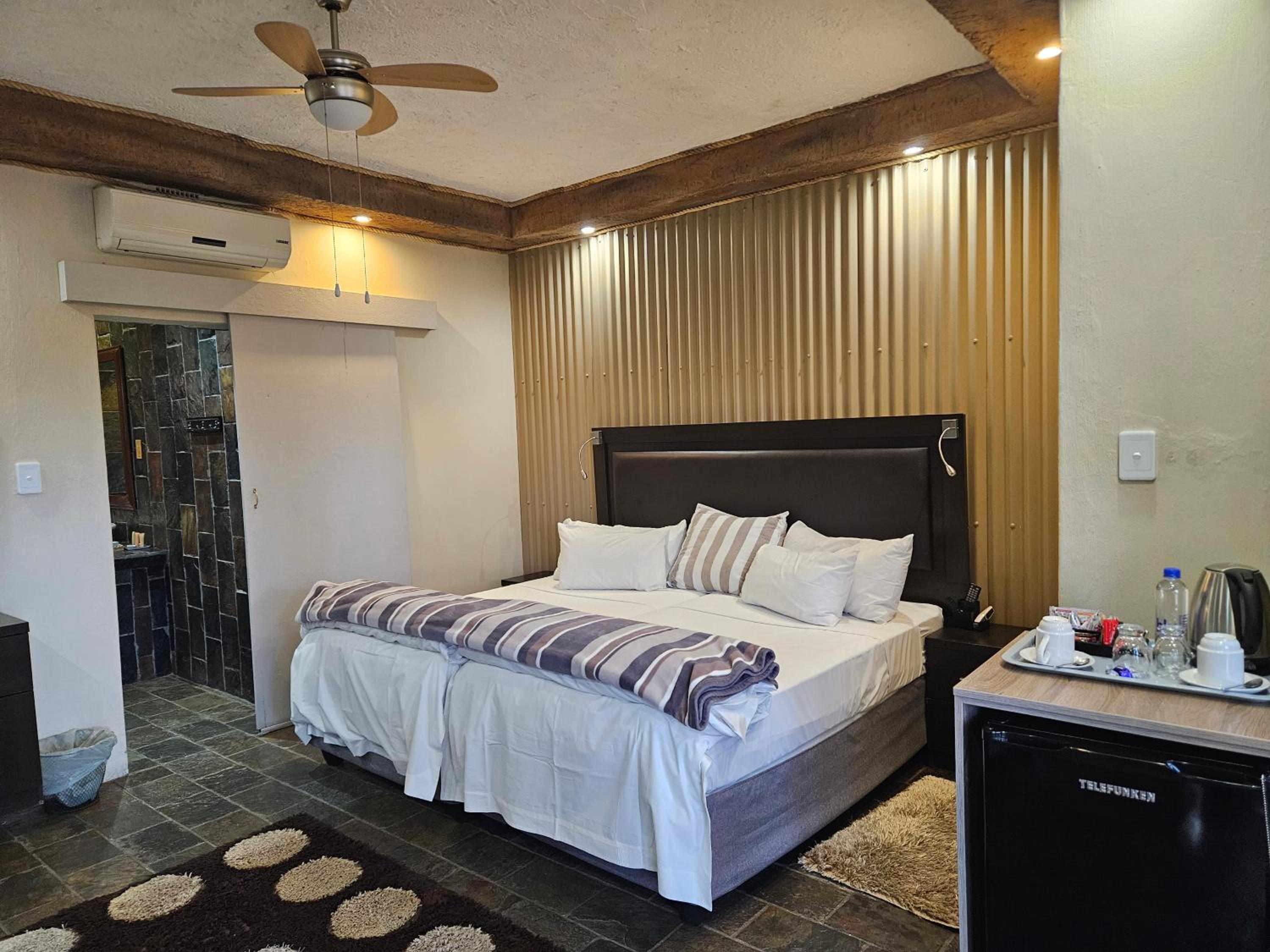 Classic Twin Room - Photo 5