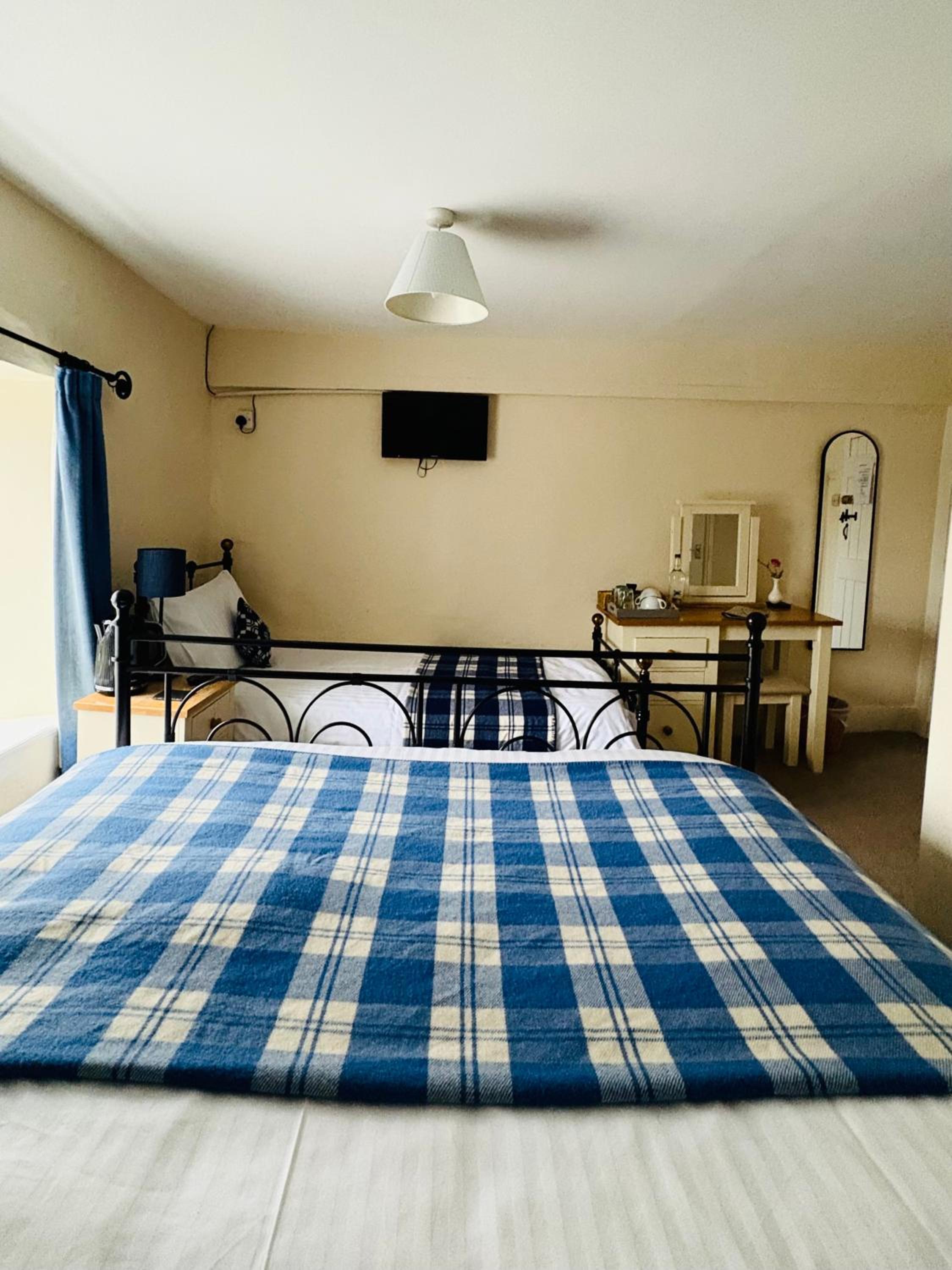 Double Room with Extra Bed photo 2