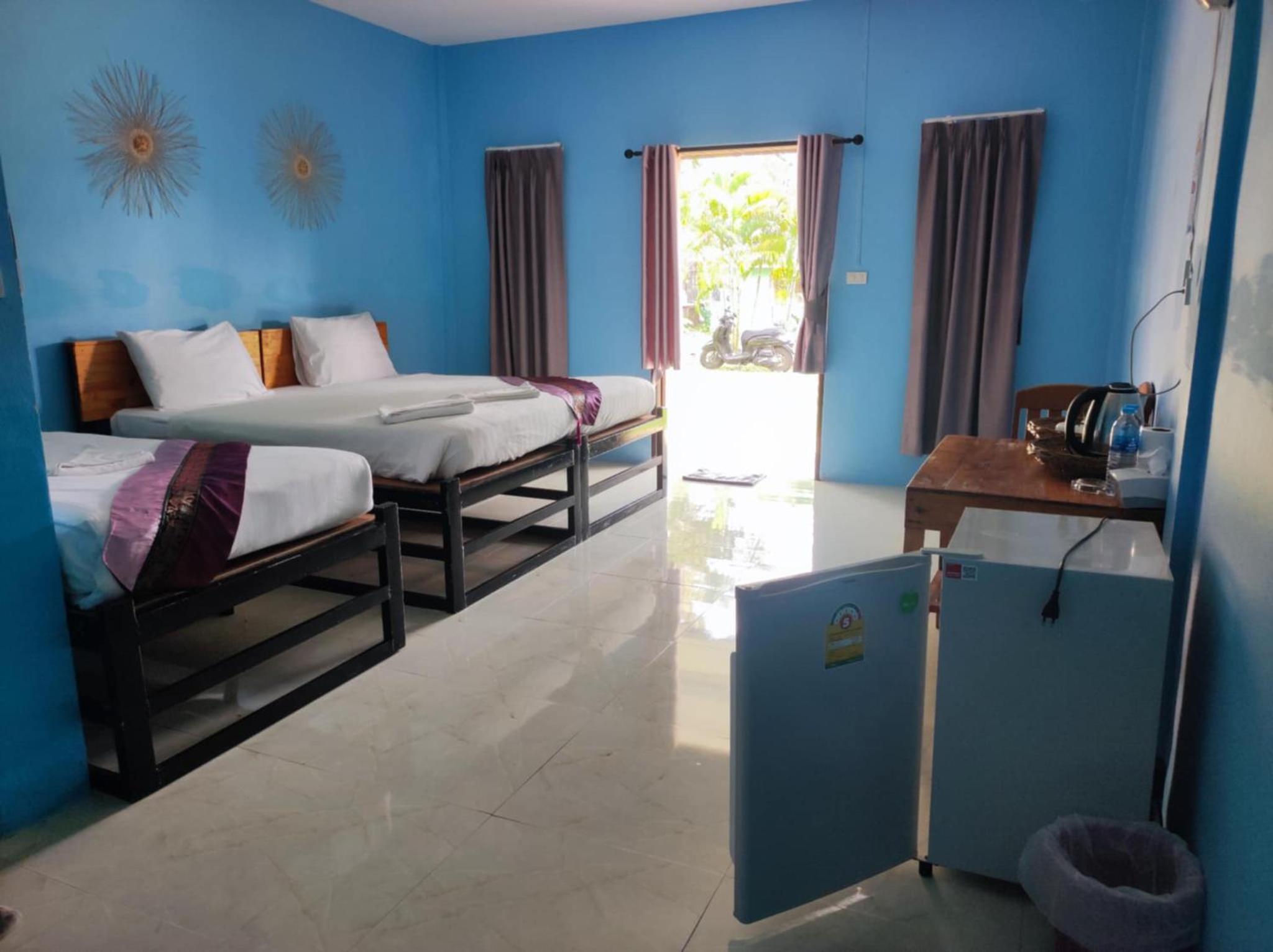 Quadruple Room With Private Bathroom photo 3