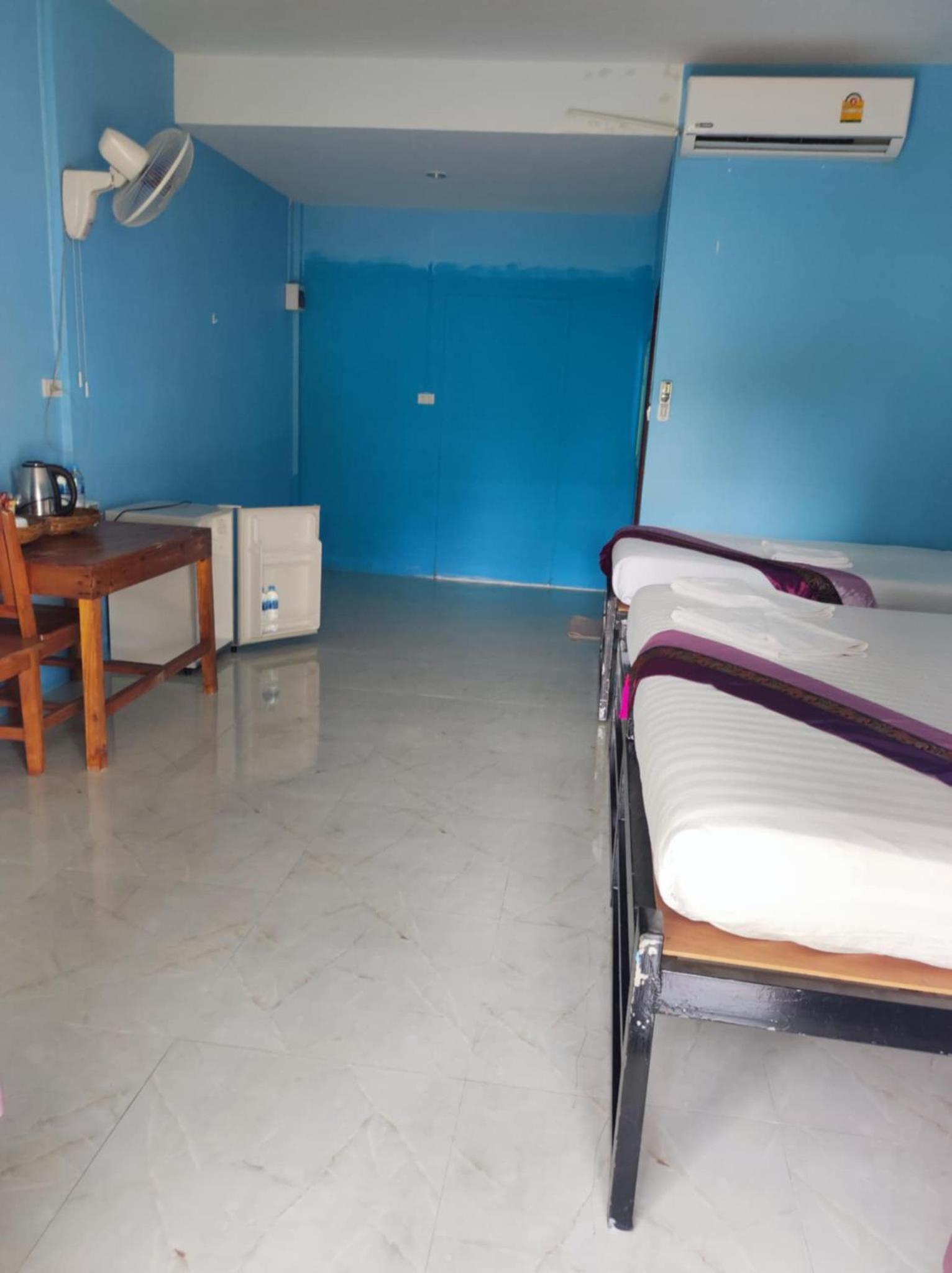 Quadruple Room With Private Bathroom photo 2